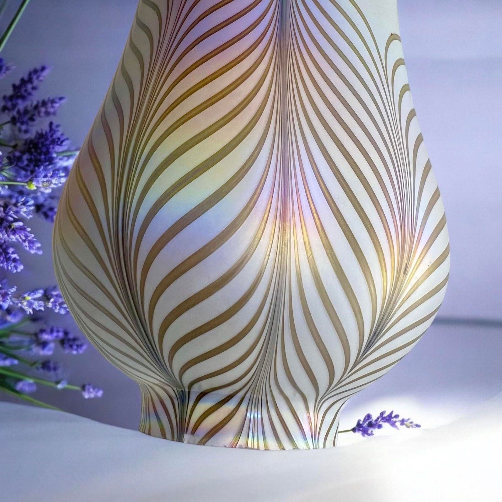 Todd Phillips Art Nouveau Deco Iridescent Pulled Feather Art Glass Lamp Shade - 3