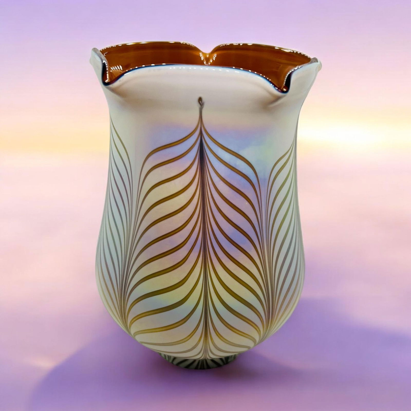 Todd Phillips Art Nouveau Deco Iridescent Pulled Feather Art Glass Lamp Shade - 4