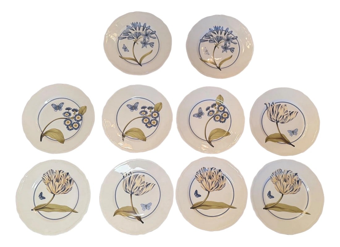Colefax & Fowler " Tulip and Butterfly " 11 Inch Dinner Plates - Set of 10: A Set of 10 Colefax & Fowler 11 Inch Dinner Plates, absolutely gorgeous from Colefax and Fowler. The plates are in very good condition, having mostly being used for display. They are in a lovely