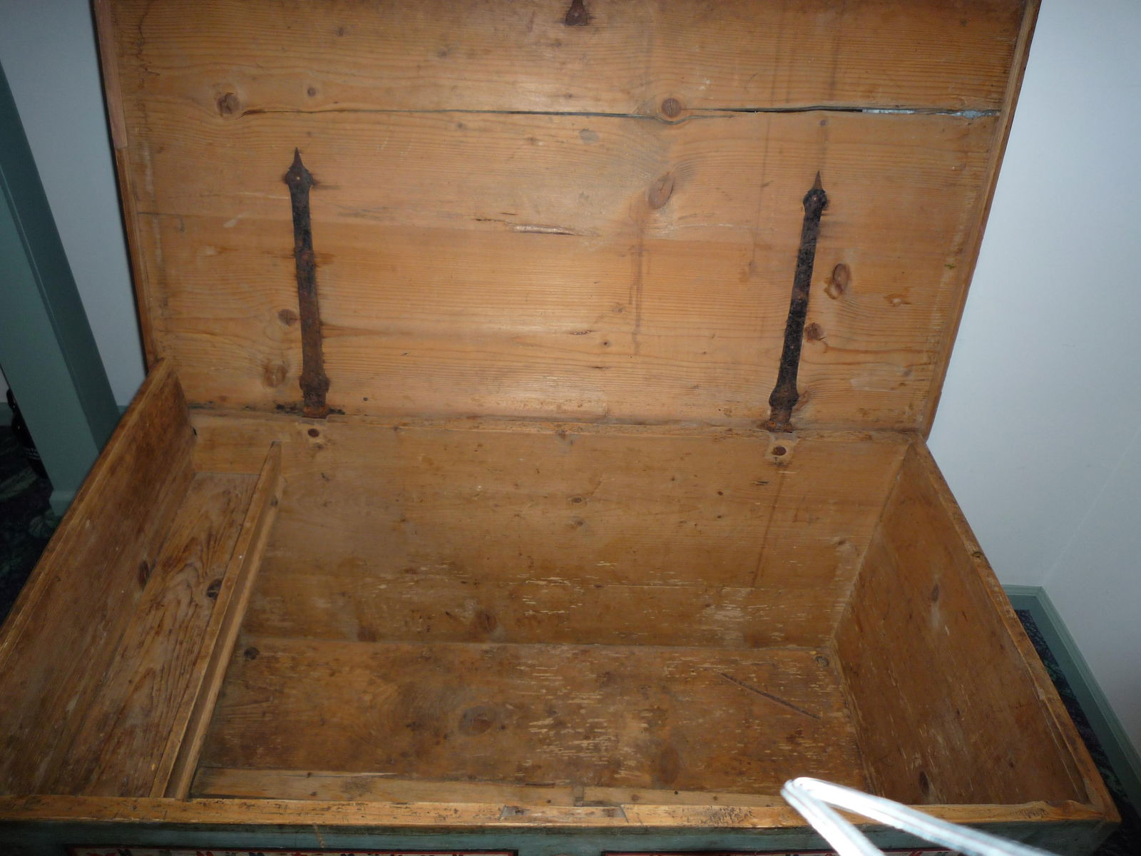 Blanket Chest Circa 1790-1810 - 3