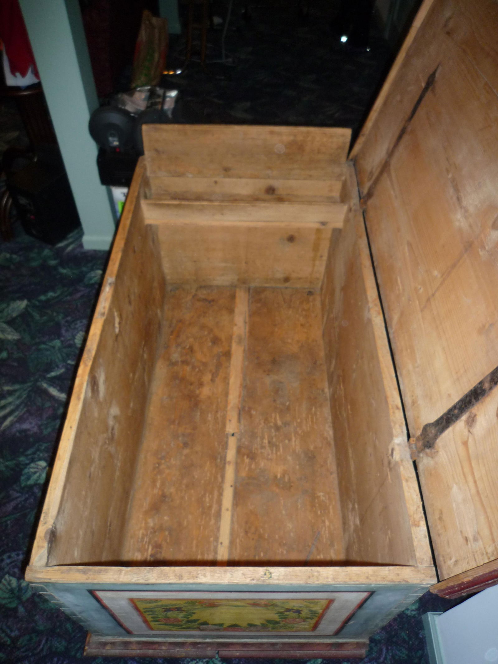 Blanket Chest Circa 1790-1810 - 4