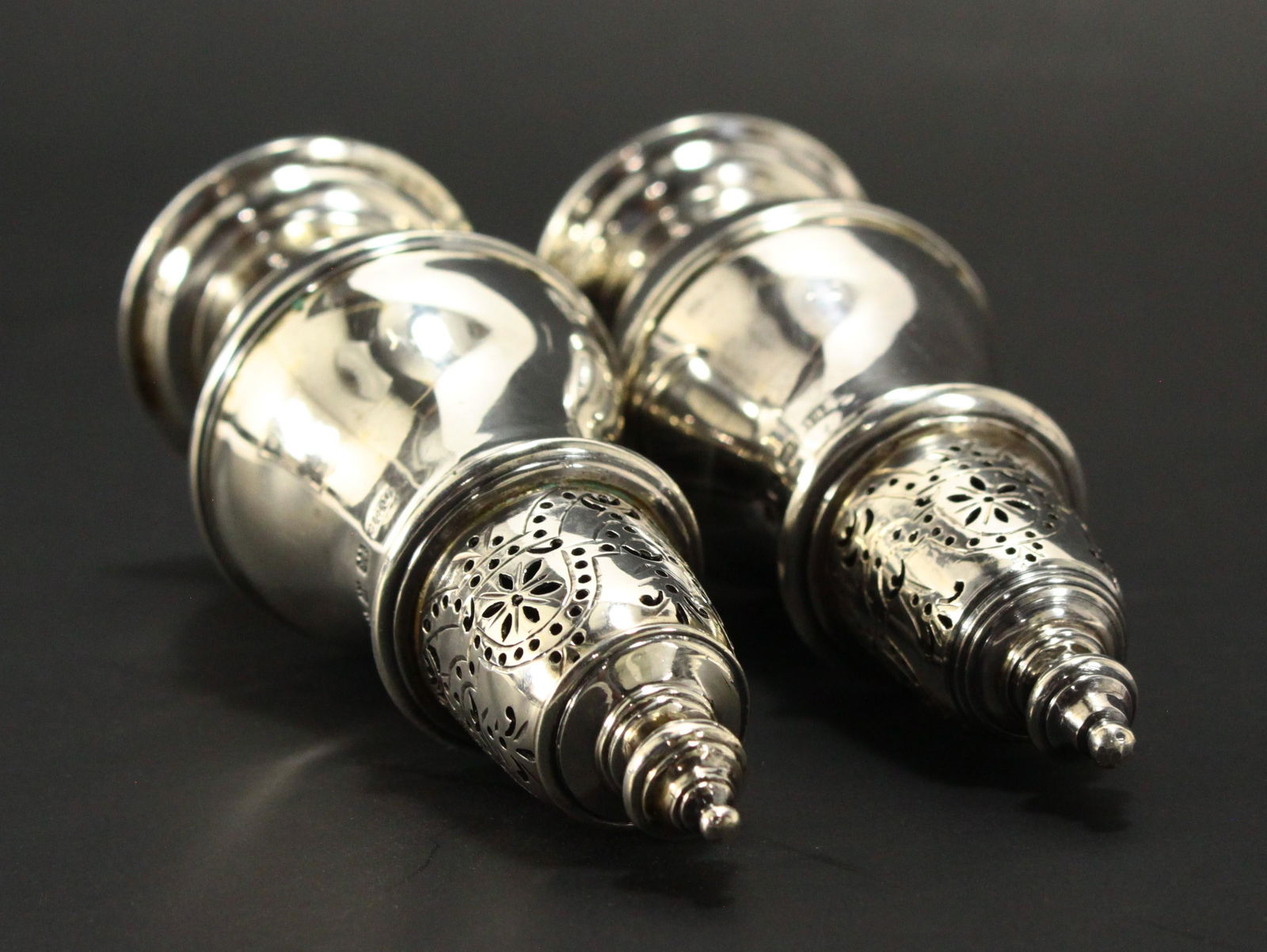 1929-1938 London Pair of Sterling Silver Casters Muffineers, Thomas Edward Rawlings, Maker - 3