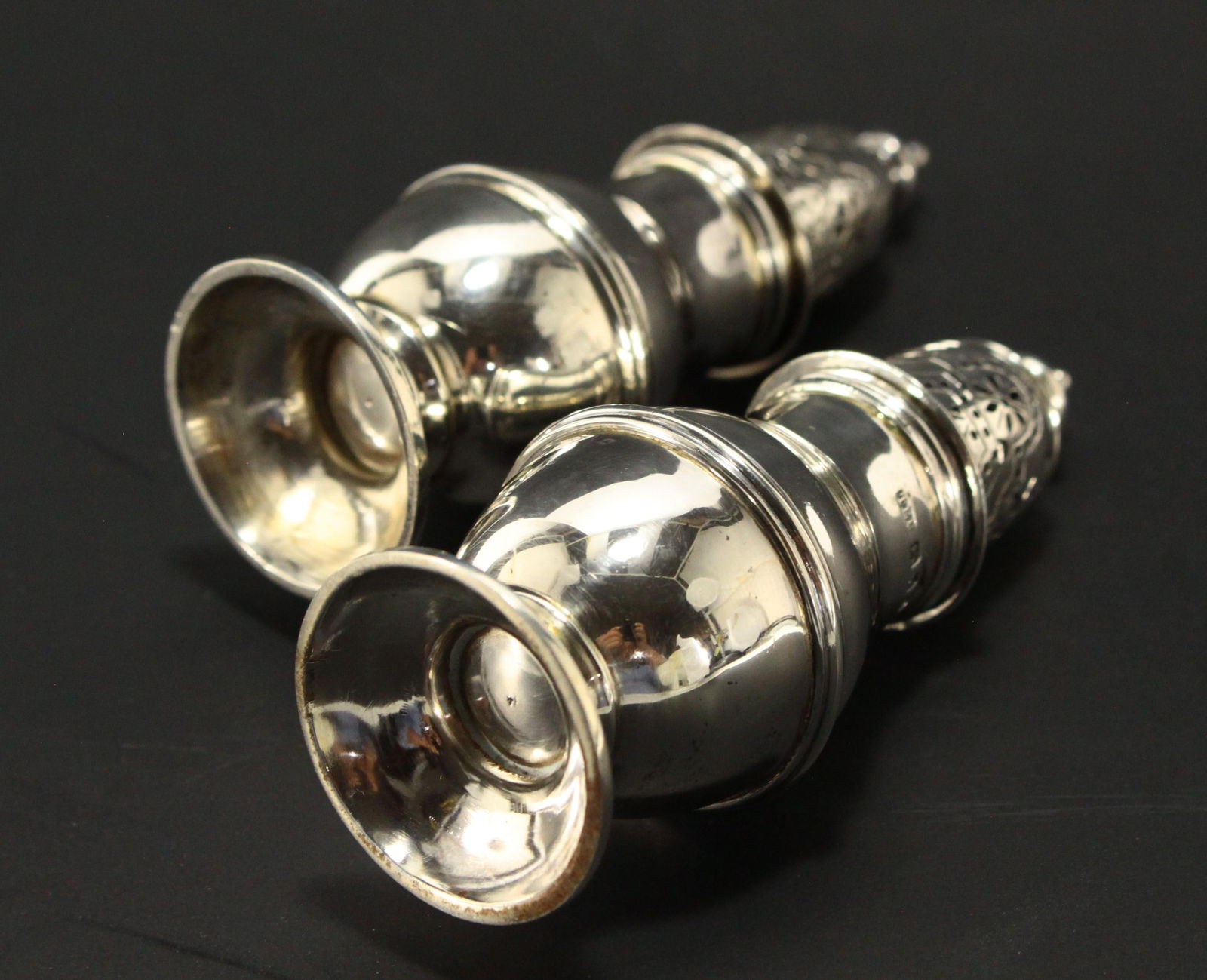 1929-1938 London Pair of Sterling Silver Casters Muffineers, Thomas Edward Rawlings, Maker - 4