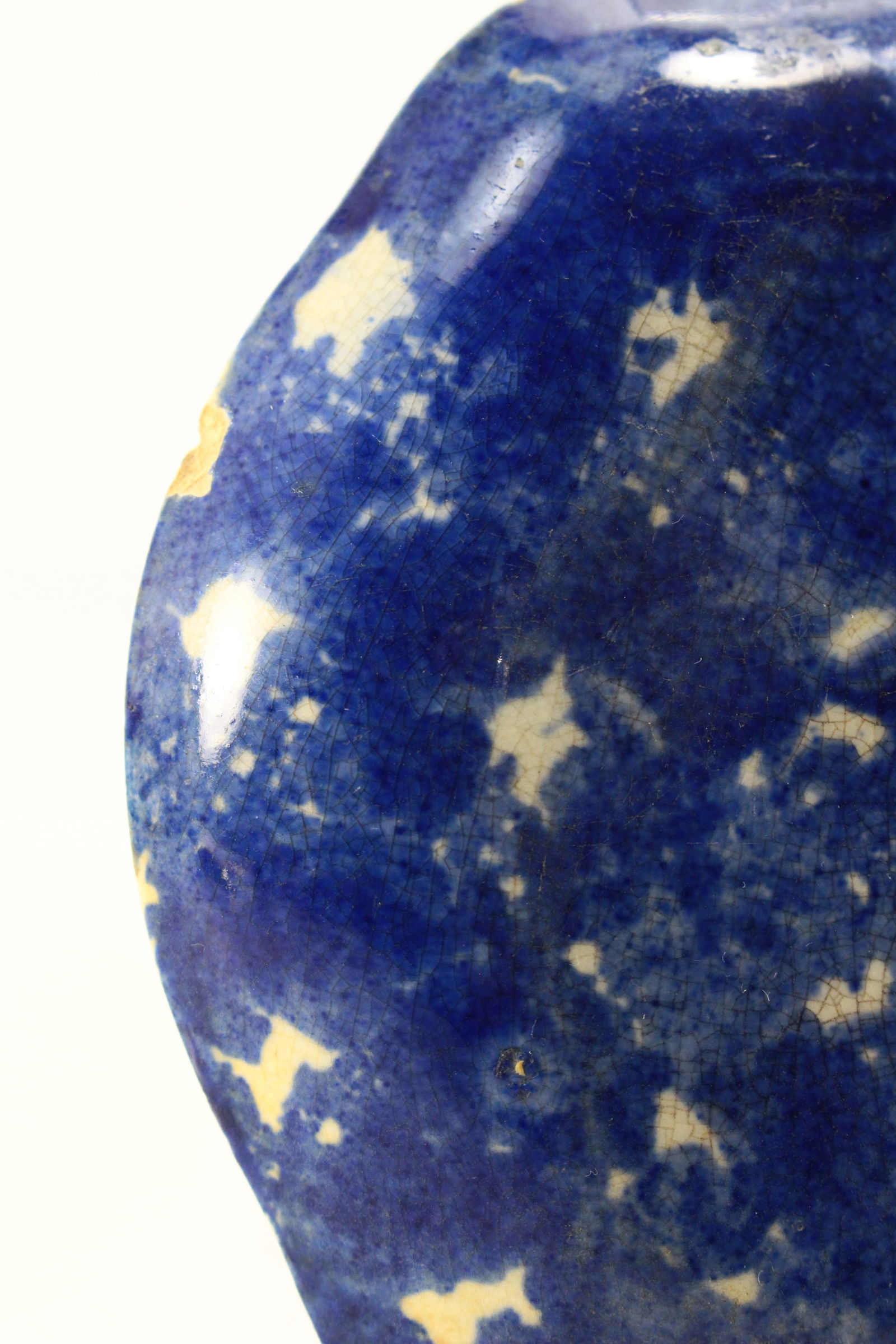 1800's Blue & White Spongeware Spatterware Scalloped Oval Plate - 12