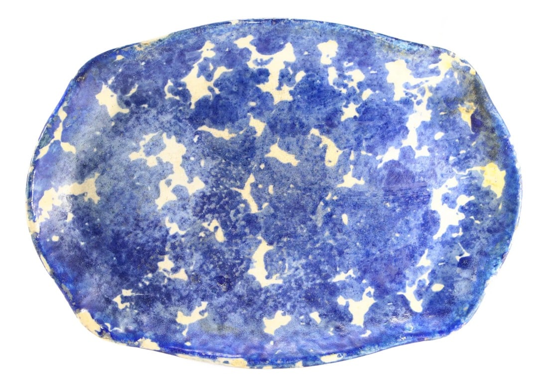 1800's Blue & White Spongeware Spatterware Scalloped Oval Plate: An antique blue & white oval dish with scalloped edge aka lozenge shape Made of ironstone with the characteristic spongeware technique with large flowing blue spots on white grounds Decorated on both