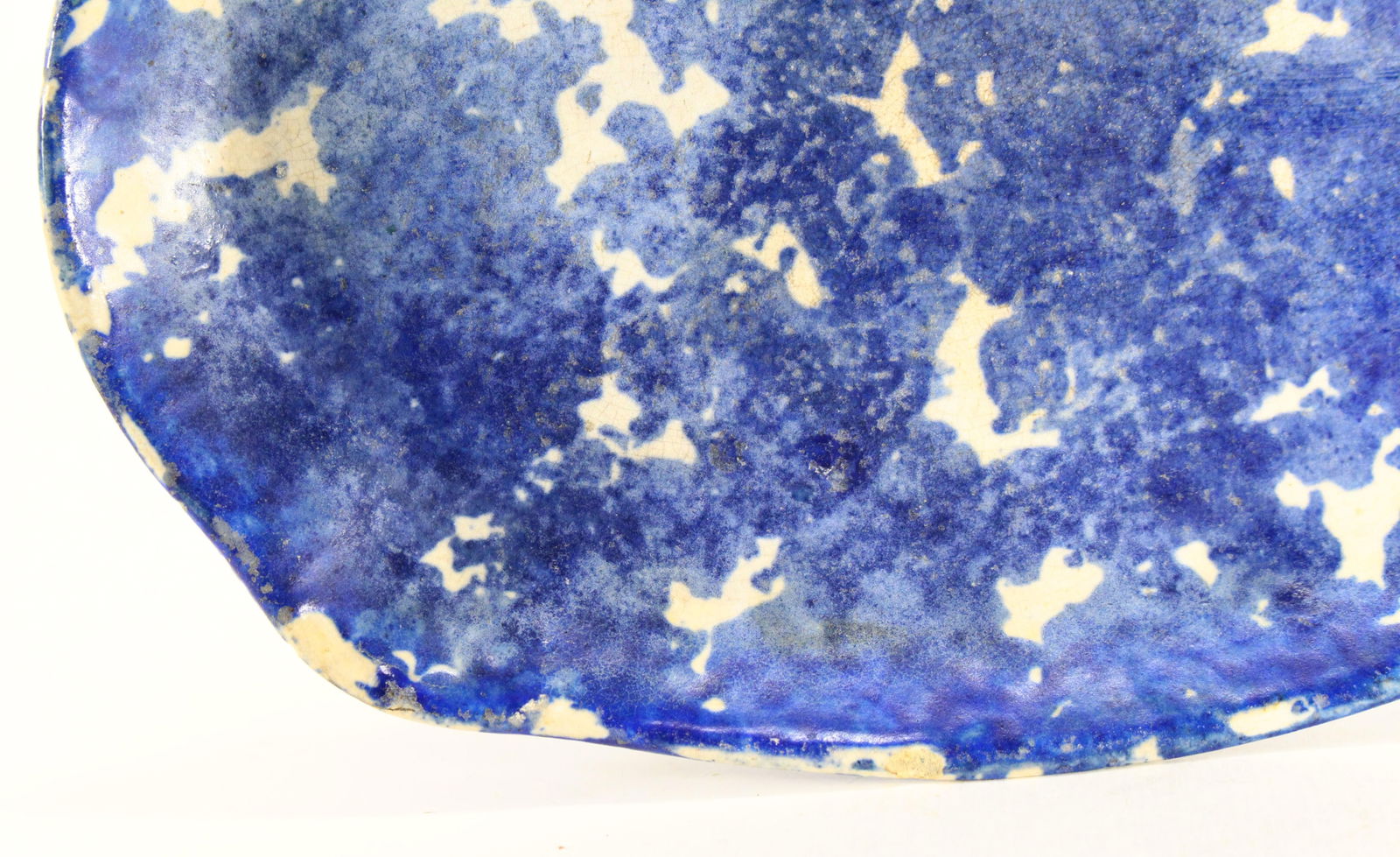 1800's Blue & White Spongeware Spatterware Scalloped Oval Plate - 6