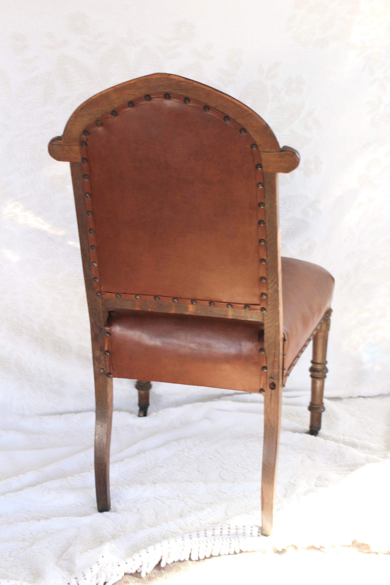 English Leather and Wood Chair From the Mid 1800s - 3