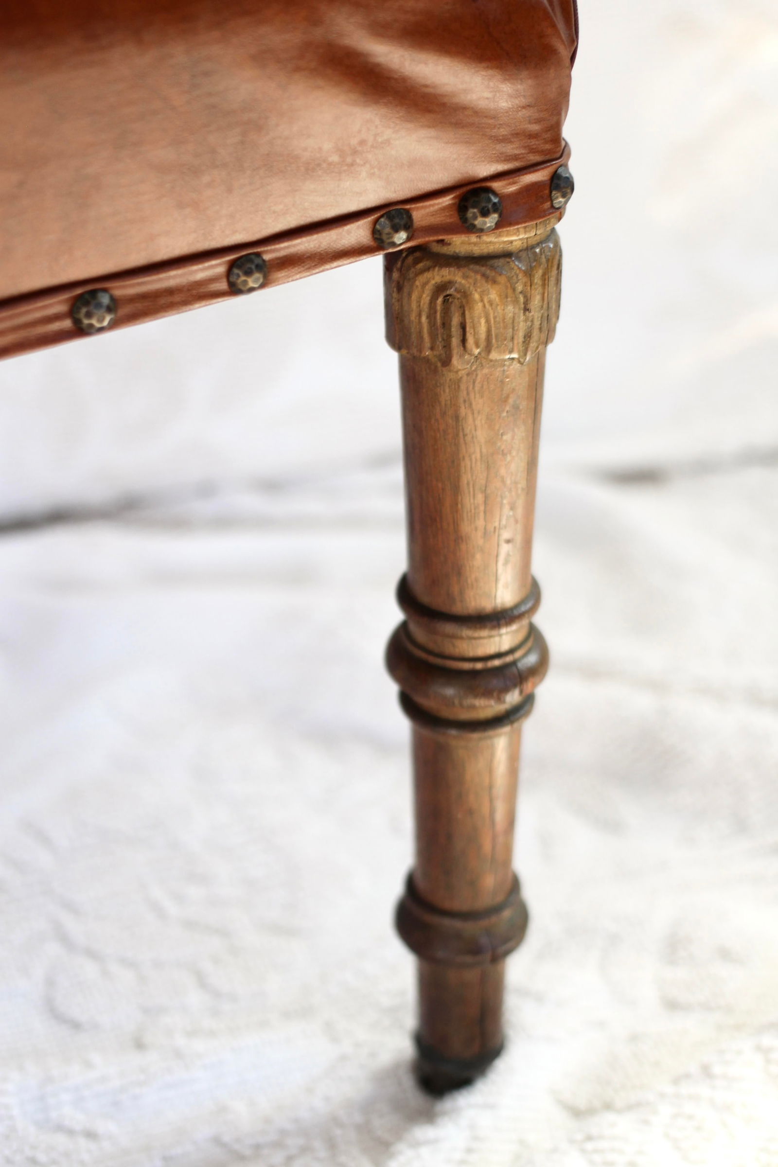 English Leather and Wood Chair From the Mid 1800s - 4