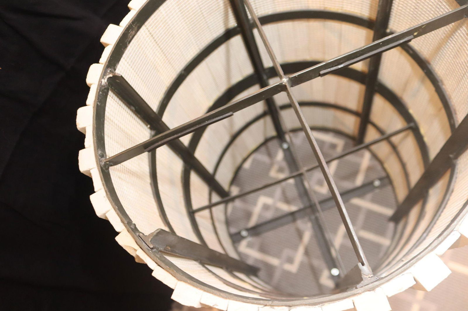 1980s Round Travertine Stone Side Table - 3