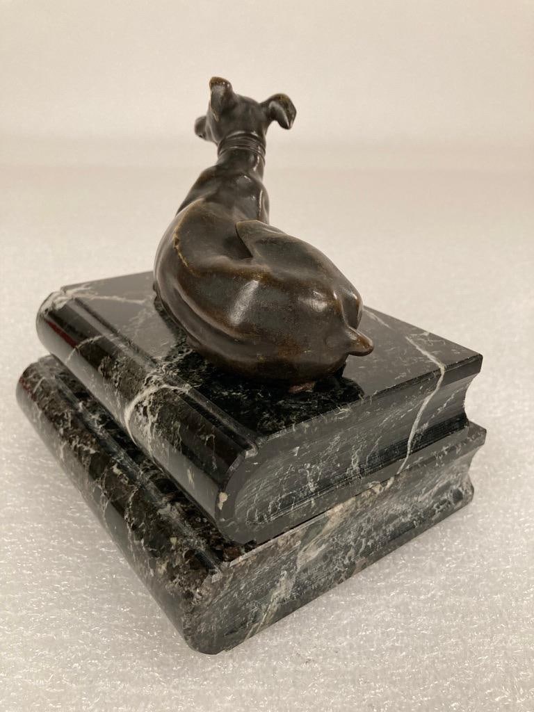 Pair of Regency Bronze Figures of Reclining Whippets on Green Marble Bases - 4