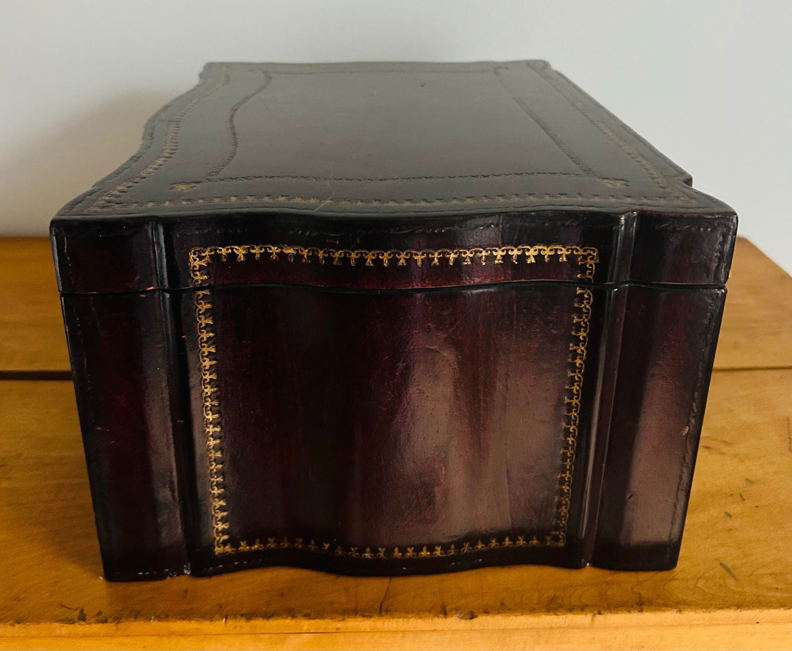 1980s Vintage Maitland Smith Tooled Leather Mahogany Box - 3