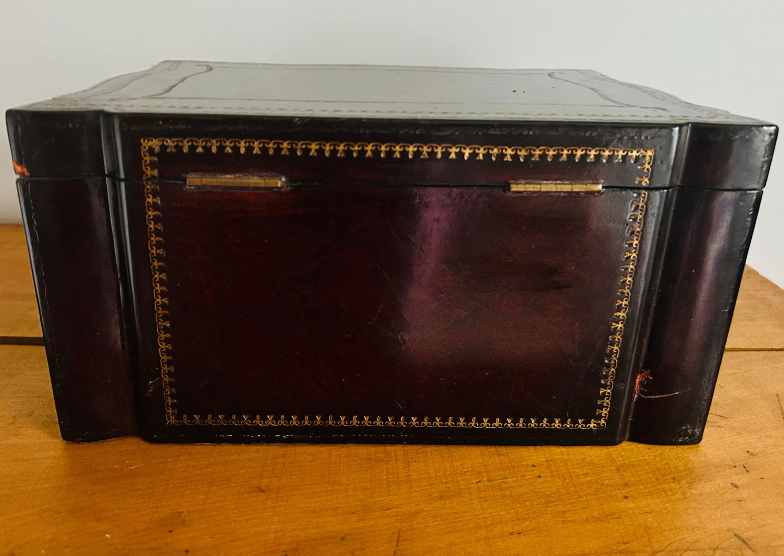 1980s Vintage Maitland Smith Tooled Leather Mahogany Box - 5