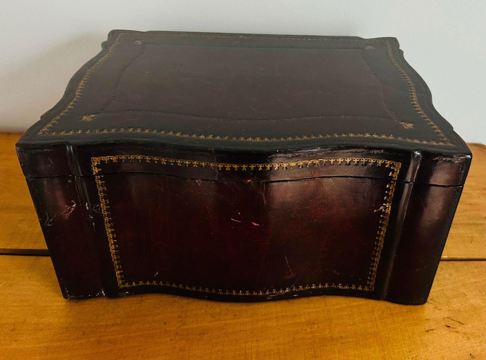 1980s Vintage Maitland Smith Tooled Leather Mahogany Box - 6