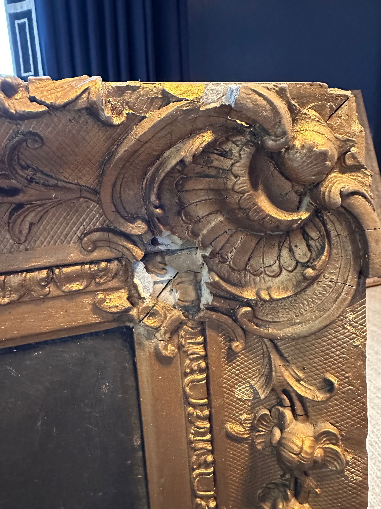 Large 19th-Century Portrait of a Gentleman in Ornate Gilt Frame - 2