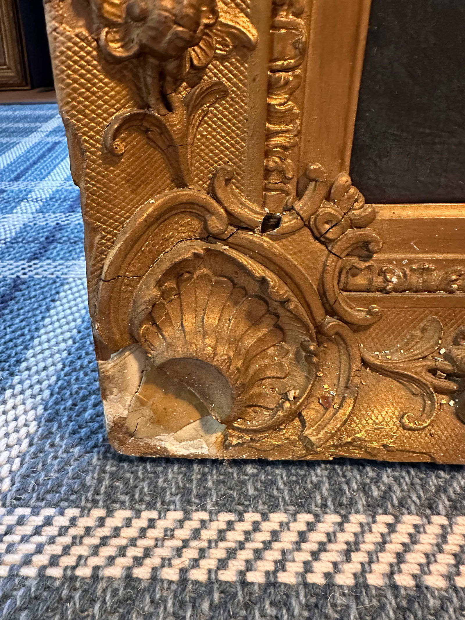 Large 19th-Century Portrait of a Gentleman in Ornate Gilt Frame - 5