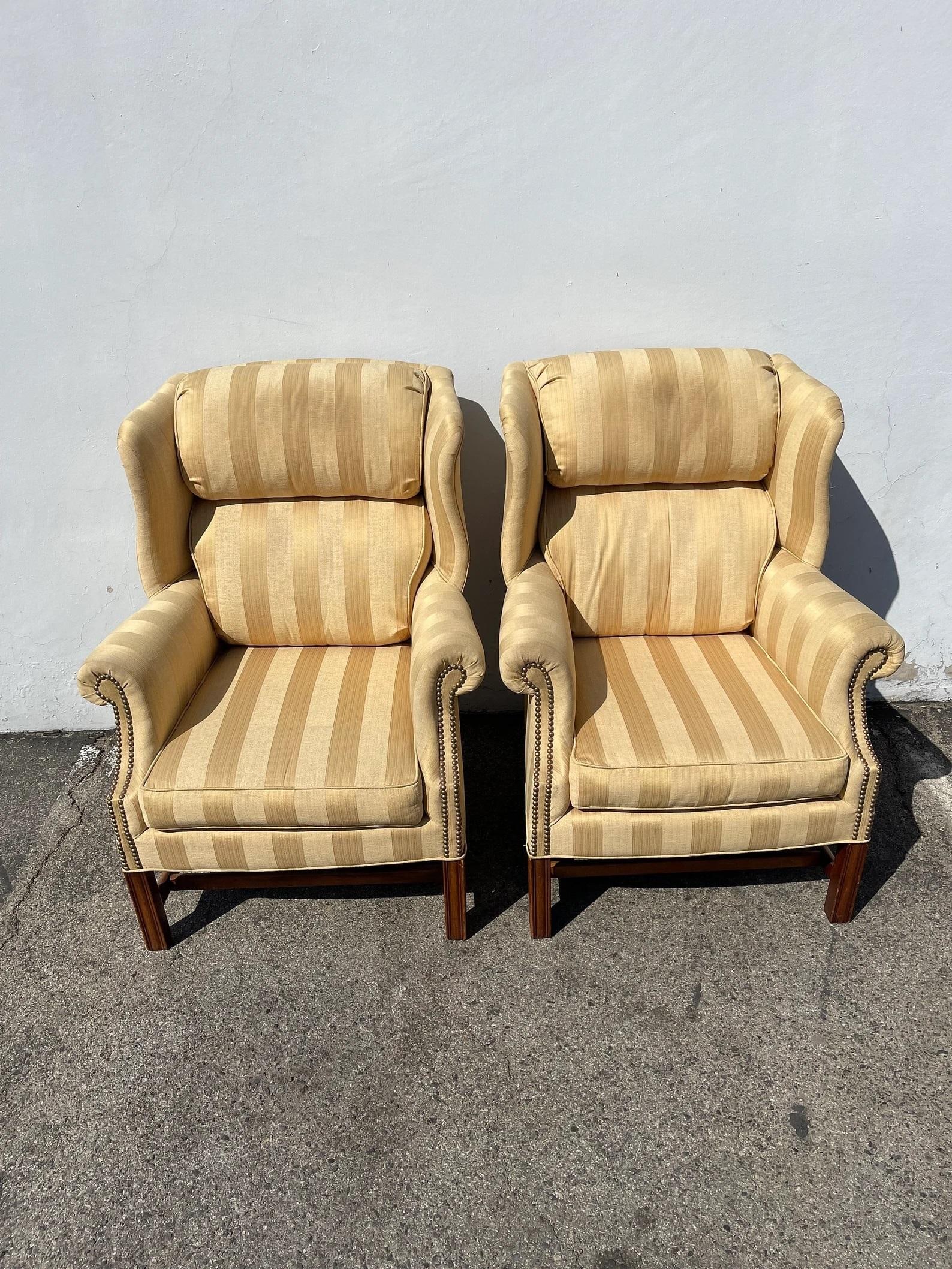 Late 20th Century Pair of Vintage Wingback Armchairs - 3