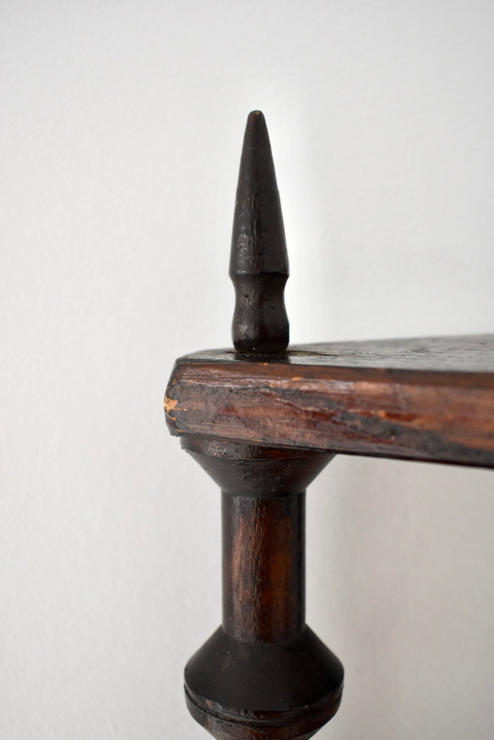 Vintage Folk Art Spool Corner Shelf, Circa Early 20th Century - 10