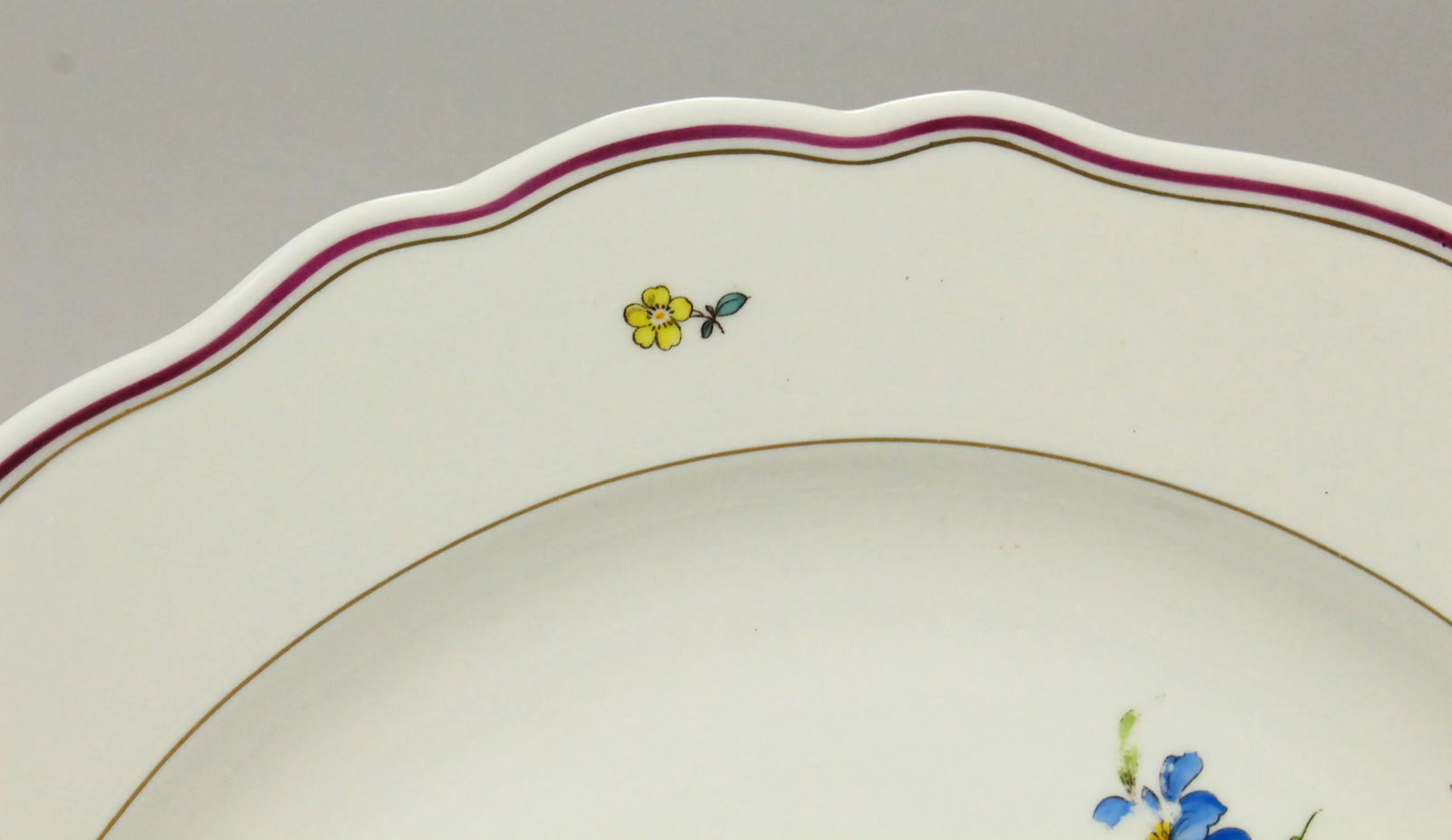 1800's Meissen Porcelain "Deutches Blumen" Flowers Round Platter Charger - 3