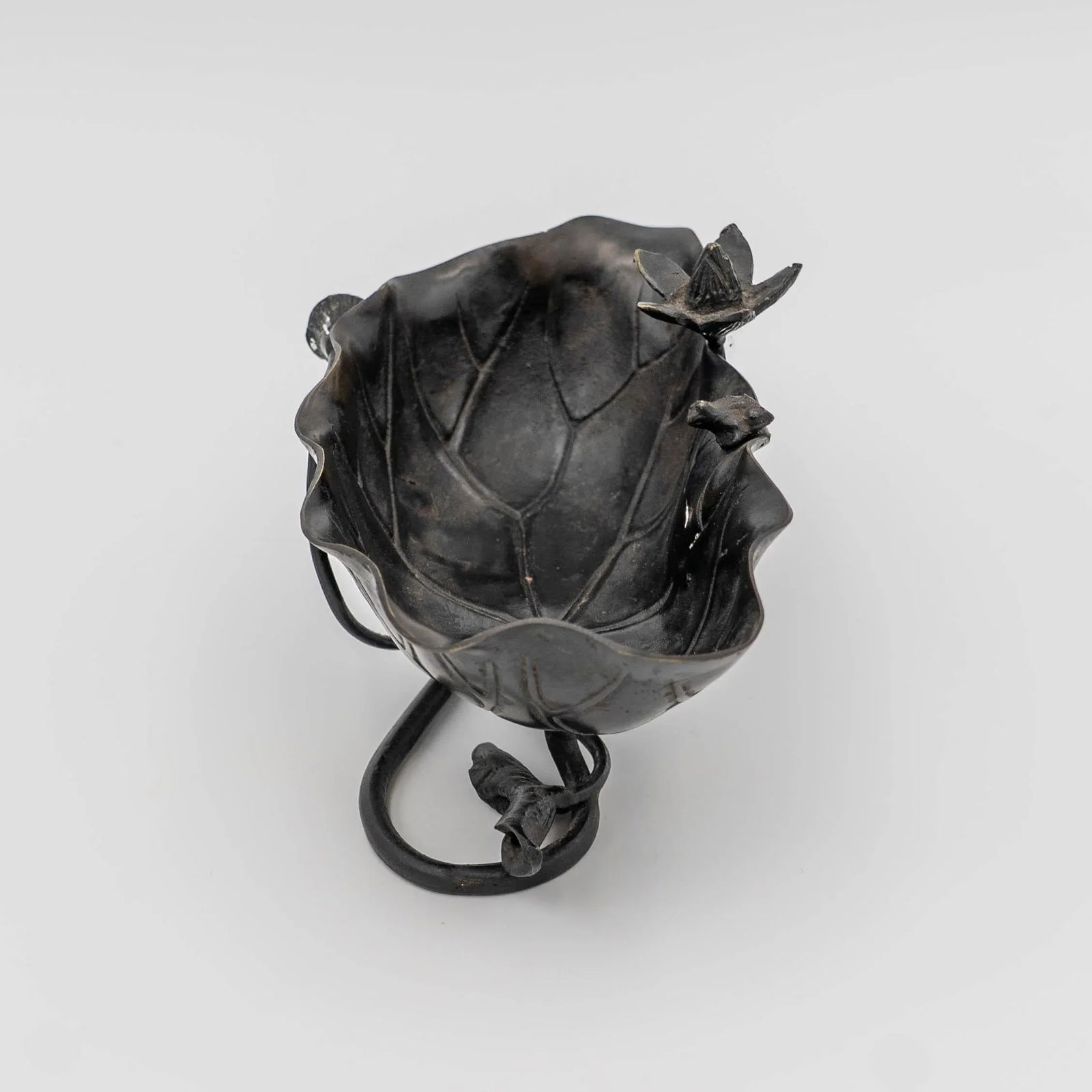 Early 1900s Japanese Bronze Lily Pad Shaped Dish - 7