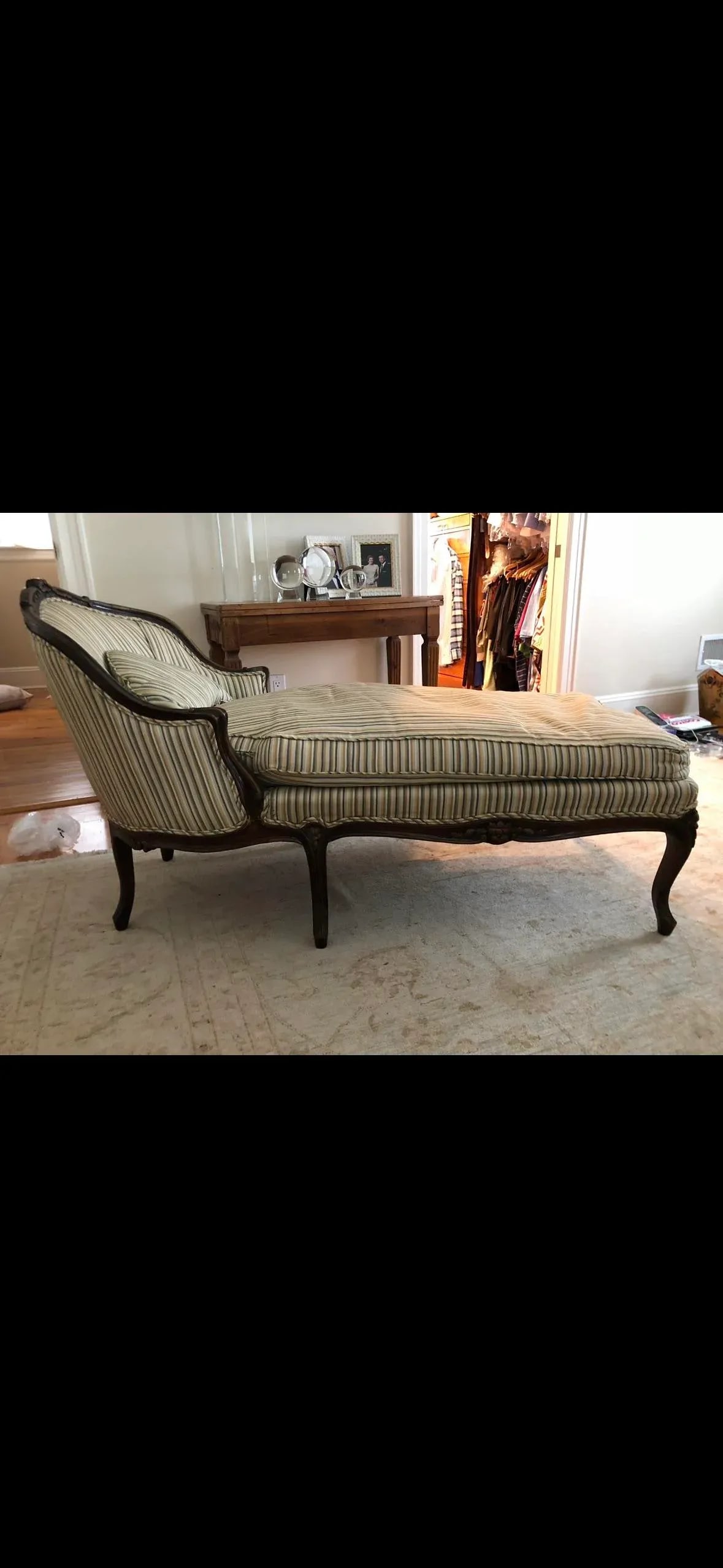 Mid 20th Century French Louis XV Style Chaise Lounge - 2