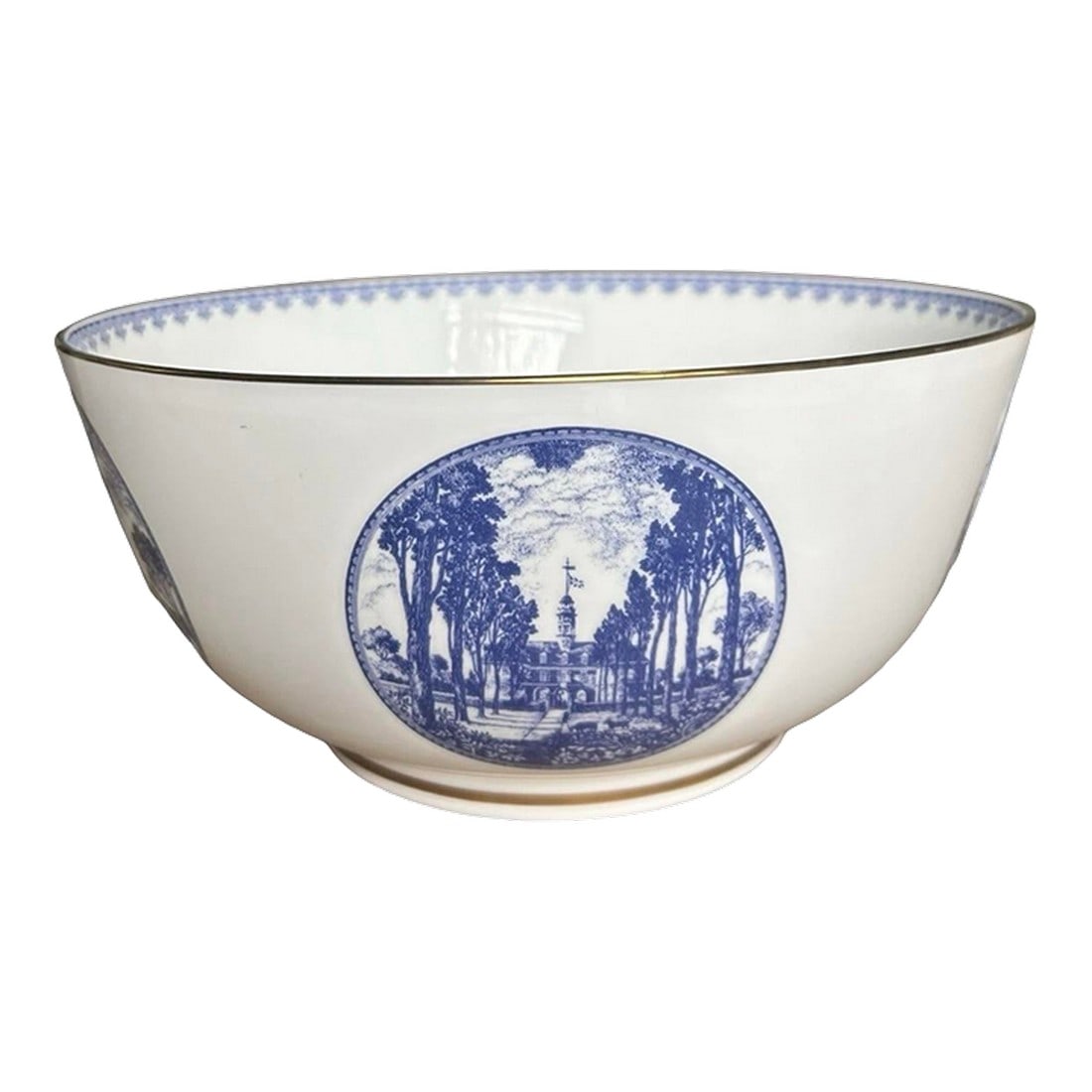 Vintage Wedgwood Williamsburg Virginia Limited Edition Bone Chine Blue & White Serving Bowl: Vintage Wedgwood Williamsburg LIMITED EDITION 1 of 250 Bone China Large Serving Bowl Blue & White with a Gold Rim ,Virginia City Scenes. Made in England. Excellent condition! 10"L X 4.5"H 