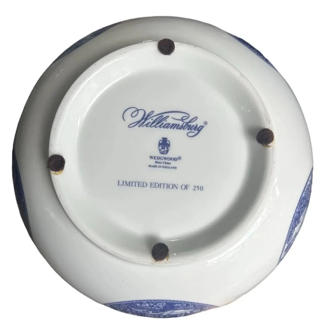Vintage Wedgwood Williamsburg Virginia Limited Edition Bone Chine Blue & White Serving Bowl - 6