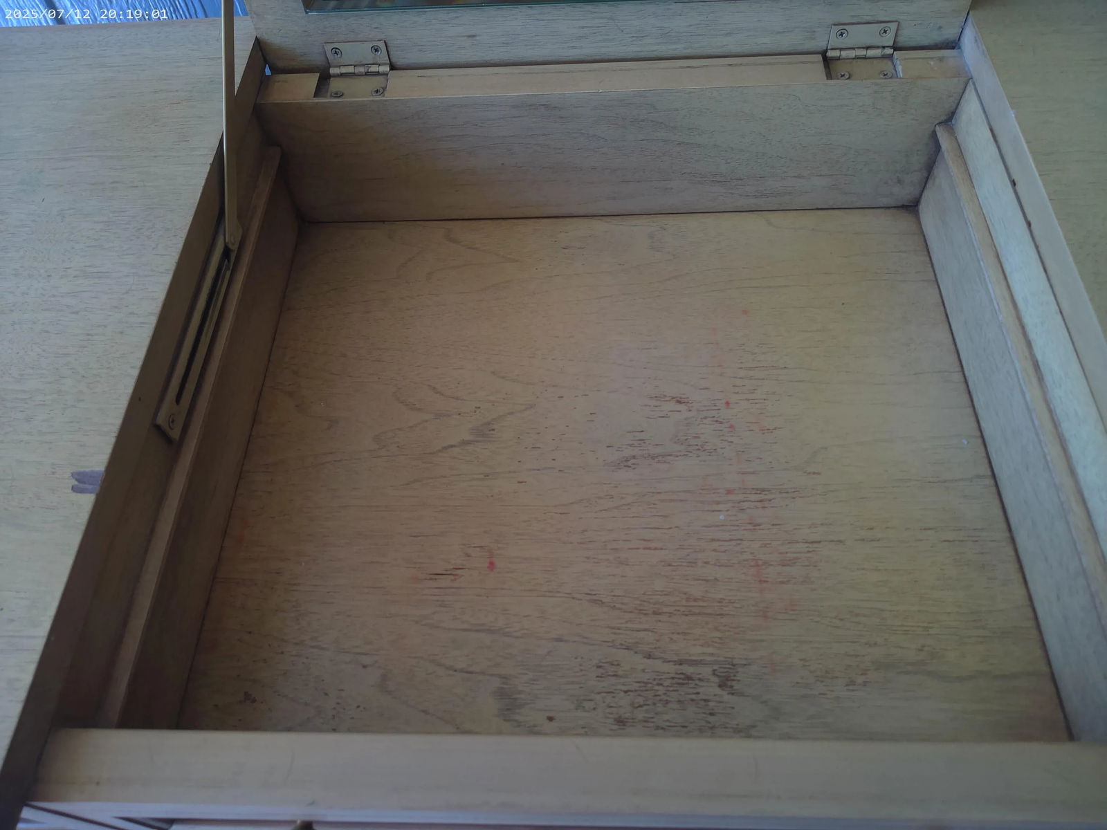 MCM 1950s Drexel Campagna Vanity Made of Pecan - 6