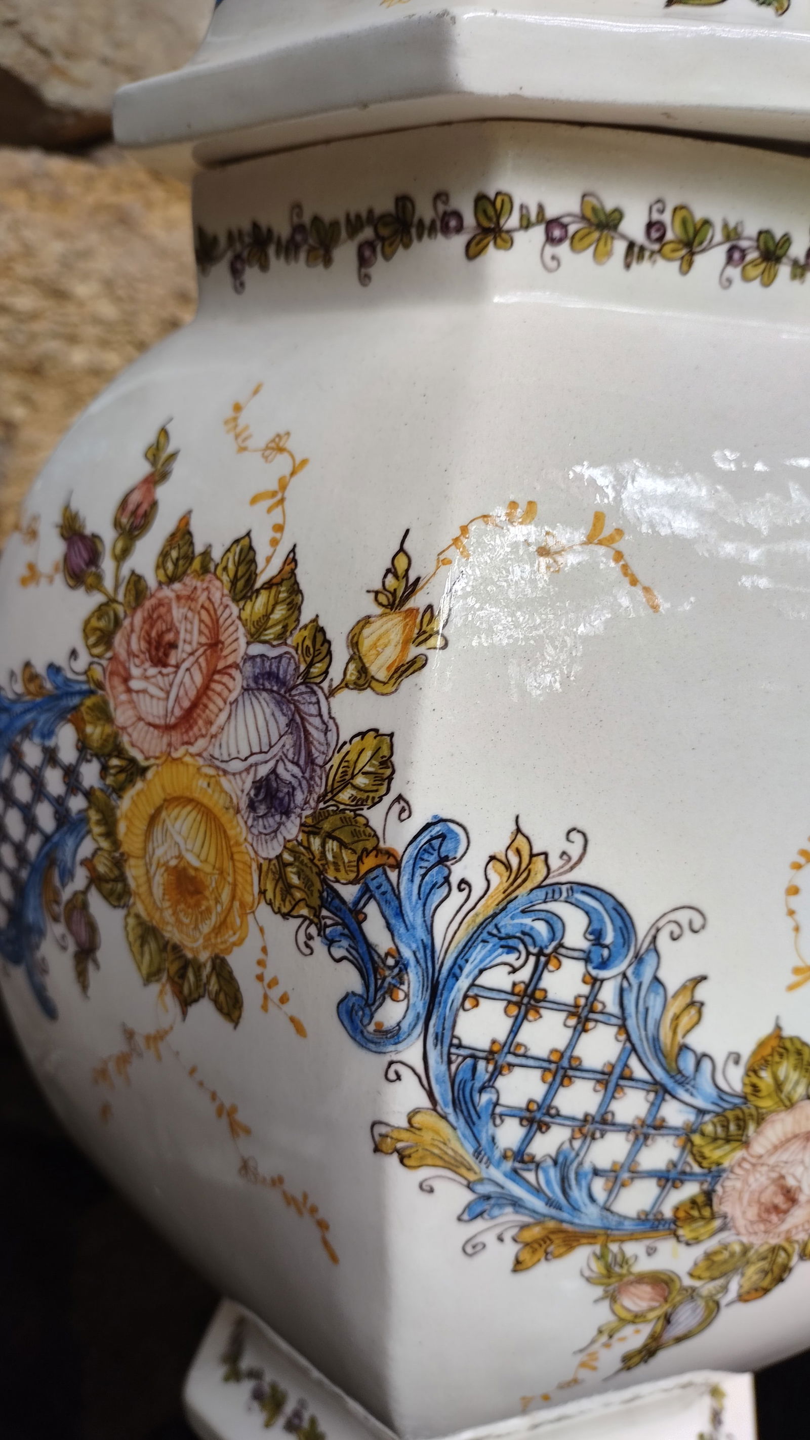 Mid 20th Century Monumental Italian Majolica Hand-Painted Ginger Jar - 10