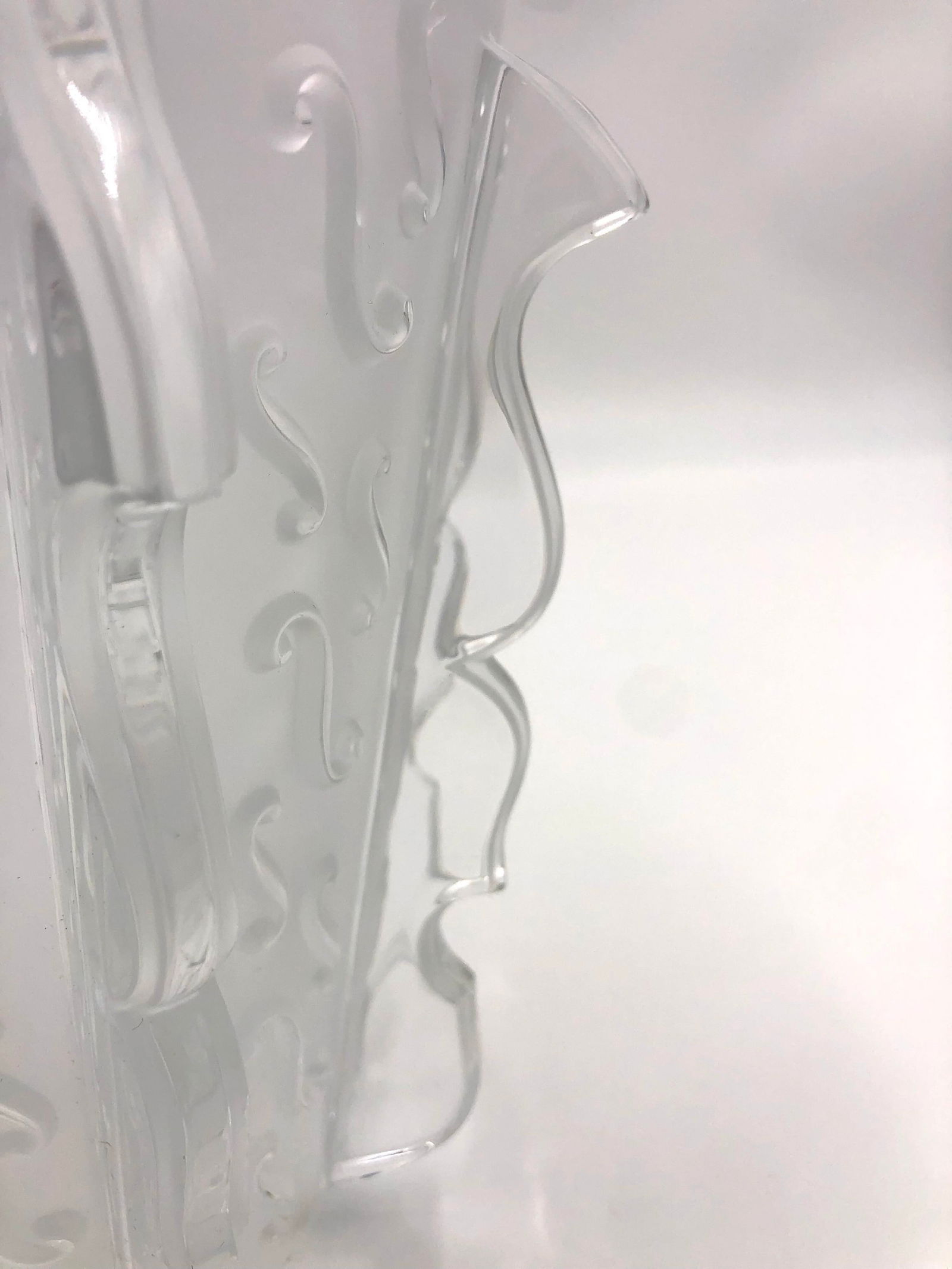 1990s Lalique Mossi Frosted Vase - 4