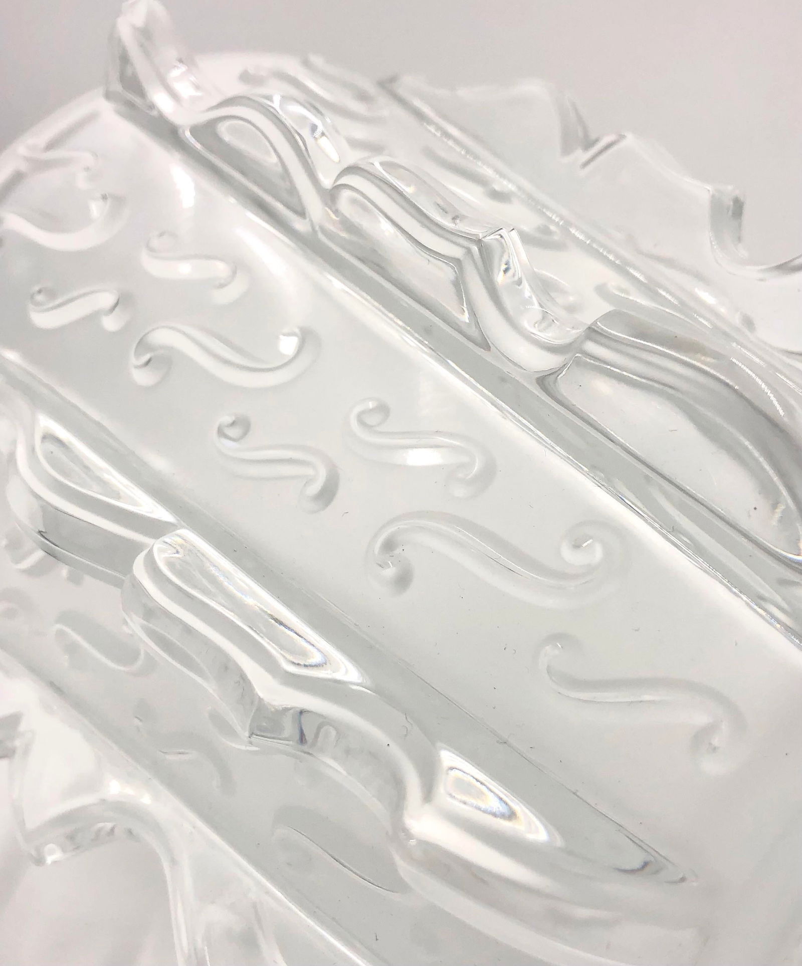 1990s Lalique Mossi Frosted Vase - 5