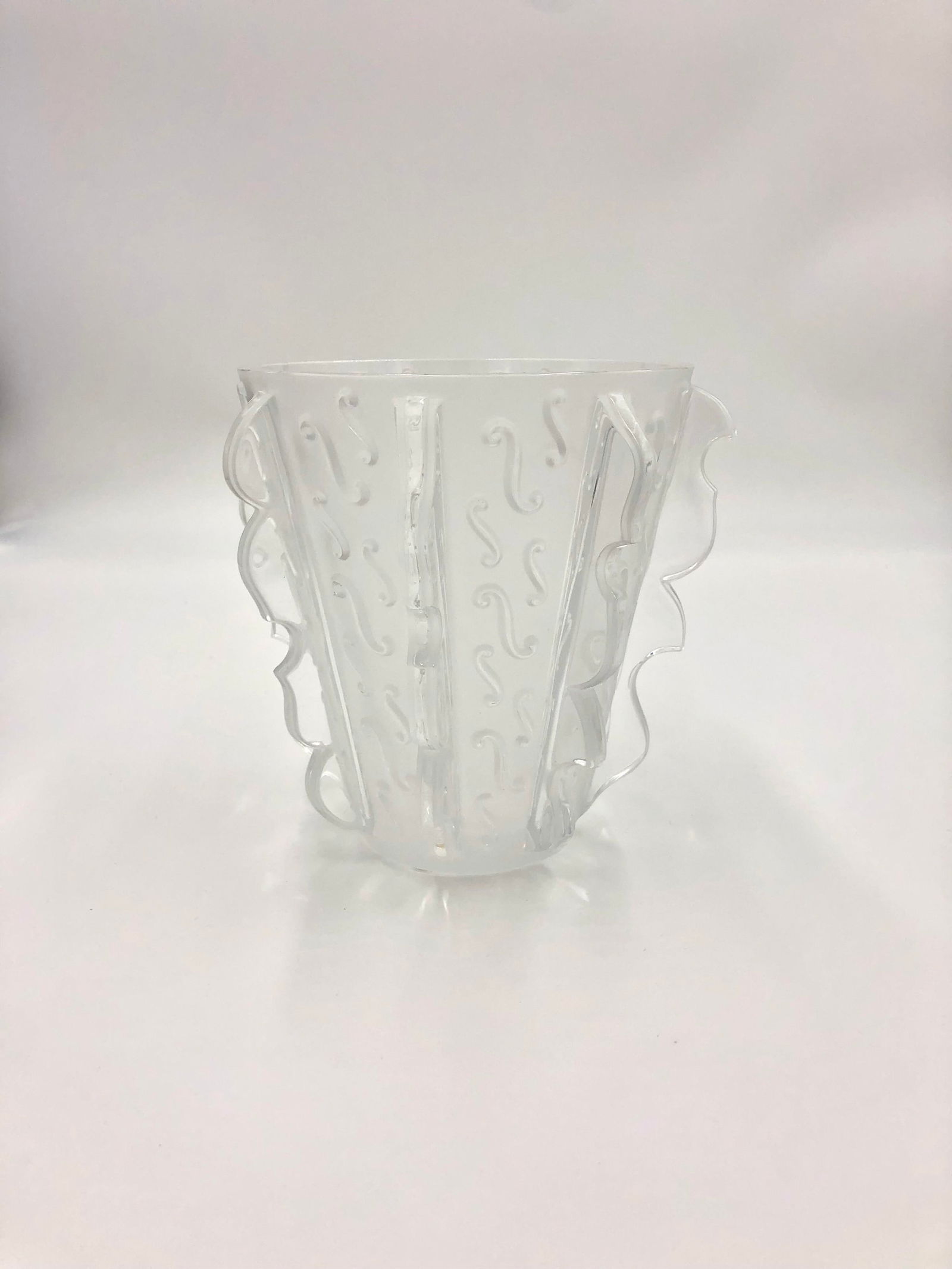 1990s Lalique Mossi Frosted Vase - 7