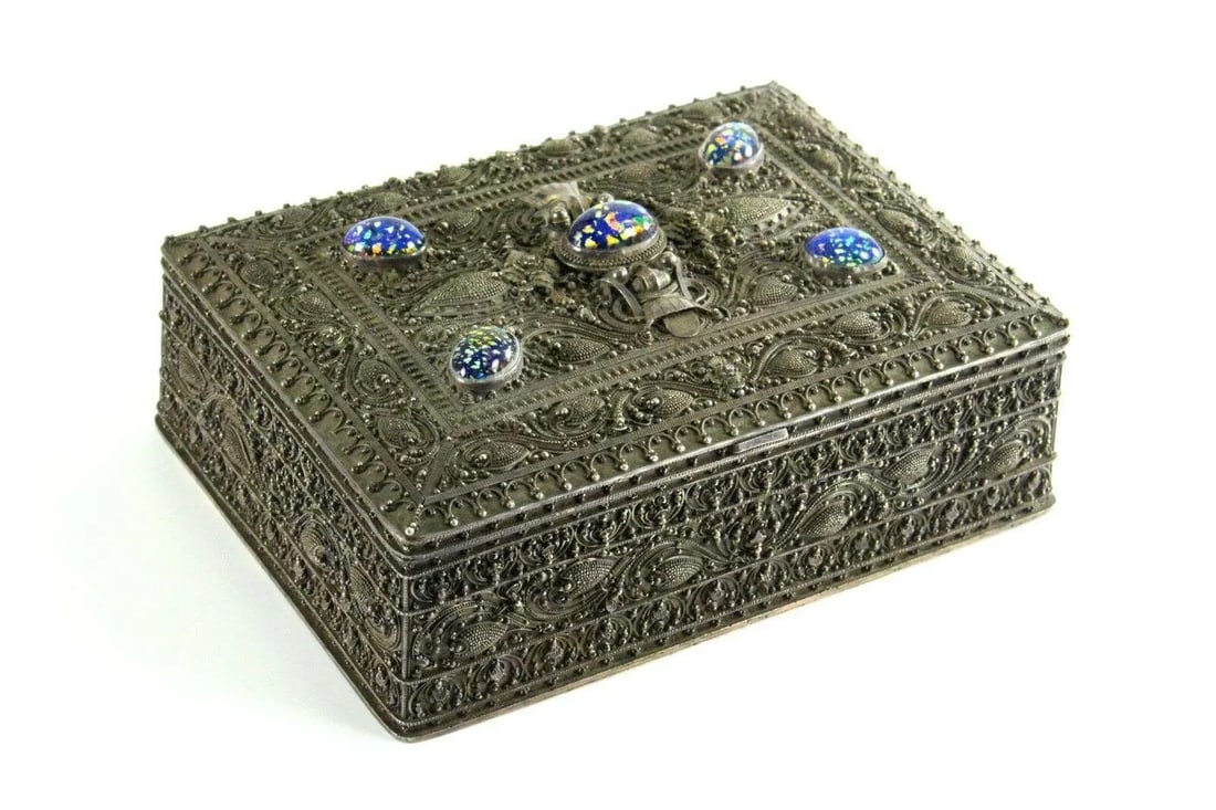 Early 20th Century Balinese Sterling Silver Filigree & Stones Trinket Box - 3