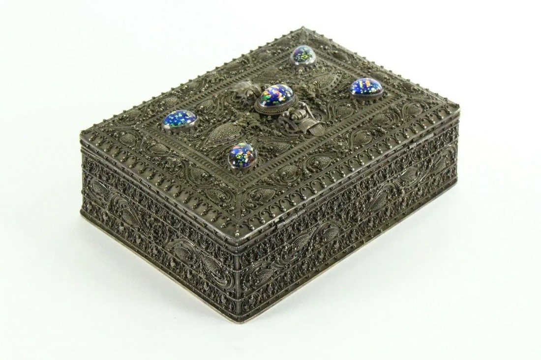Early 20th Century Balinese Sterling Silver Filigree & Stones Trinket Box - 4