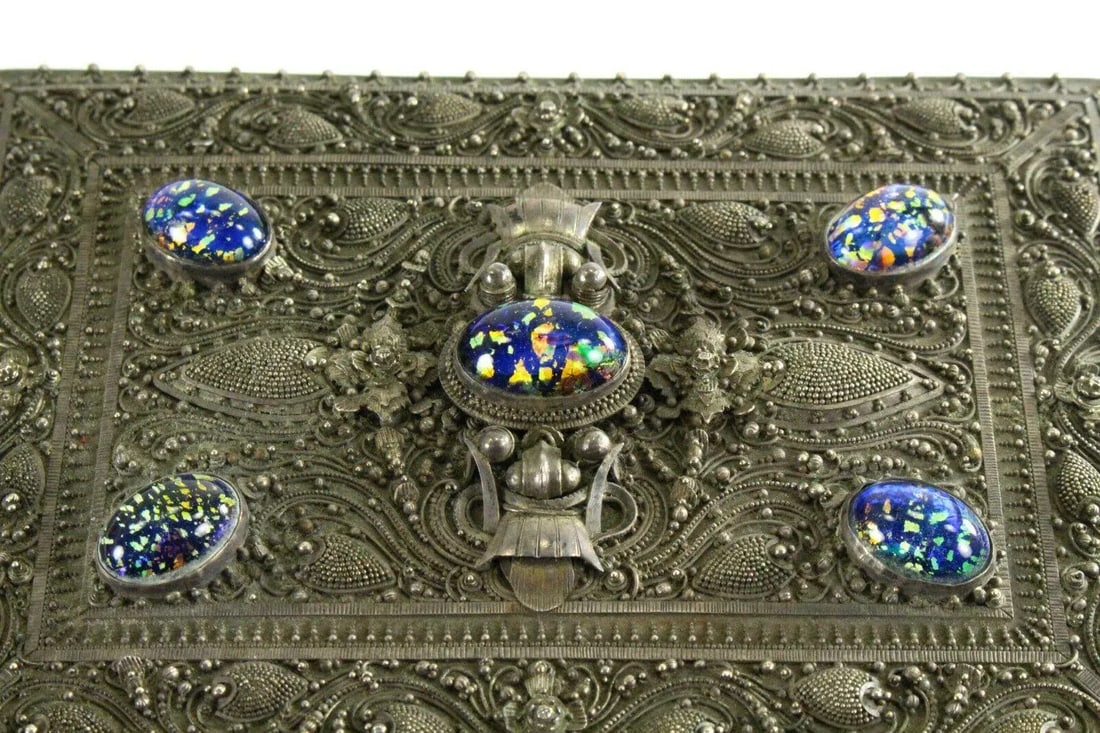 Early 20th Century Balinese Sterling Silver Filigree & Stones Trinket Box - 5