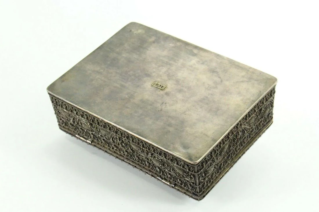 Early 20th Century Balinese Sterling Silver Filigree & Stones Trinket Box - 8