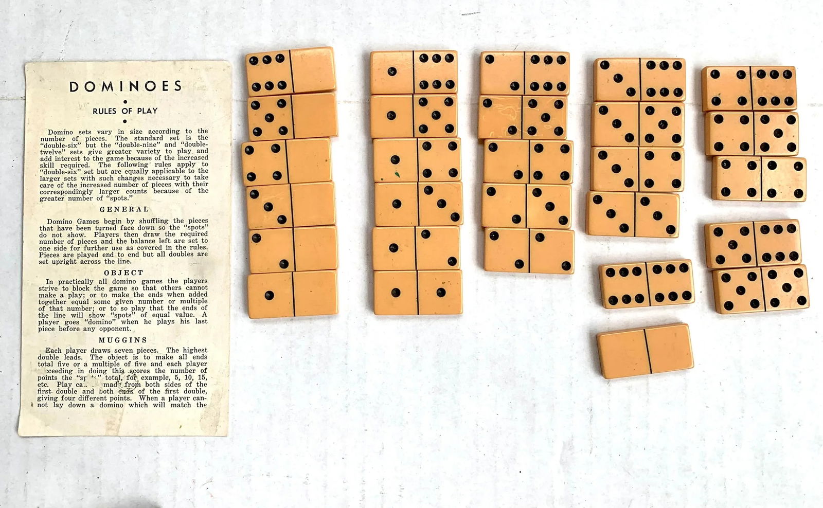 Vintage Games Set: Dominos, Cribbage, Poker Dice, Playing Cards - 2