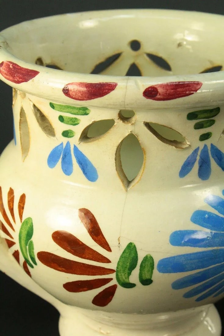 18th/19th Century Italian Faience Puzzle Jug - 10