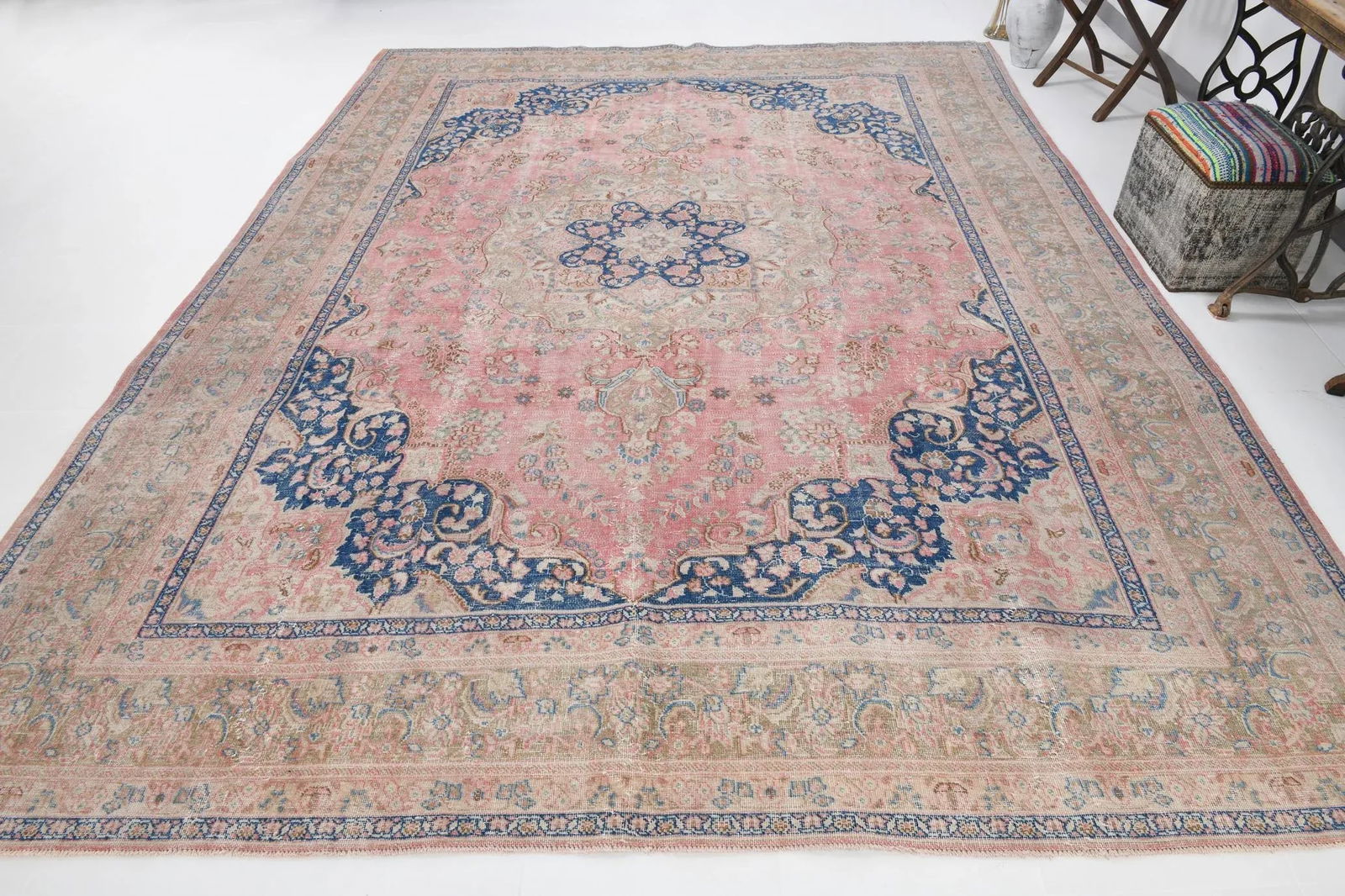 Vintage Pastel Light Pink Floral Design Rug - 3