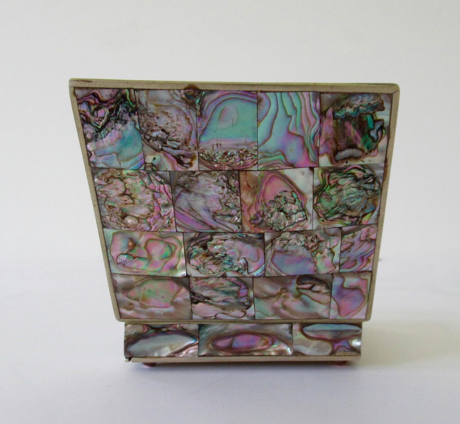 Vintage C.1960's Mexican Taxco Signed Silver Plate Trim & Abalone Emblazoned Lidded Keepsake Box. - 8