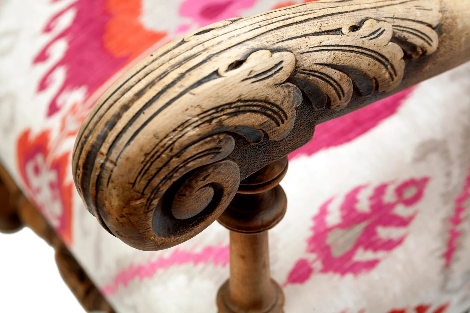 Mid 19th Century Ikat Throne Chair - 6