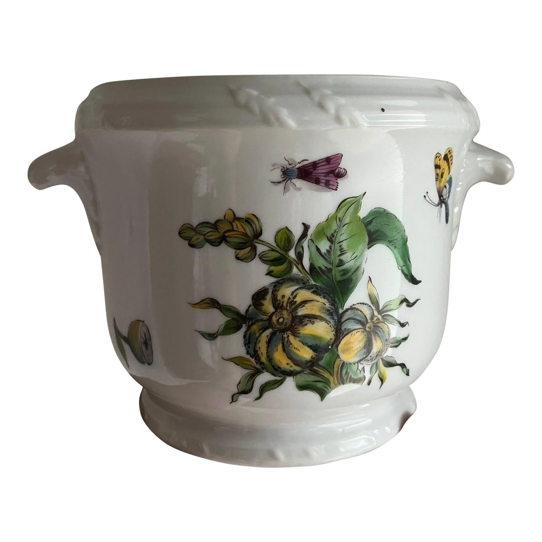 1970s Mottahedeh the Exotic Plant Cachepot Planter: Mottahedeh cachepot planter. The Exotic Plant A Mottahedeh design Condition: Original Condition Unaltered; Some Imperfections; No cracks or crazing Dimensions: Height: 5.25 in. Width: 8.5 in. Depth: 6