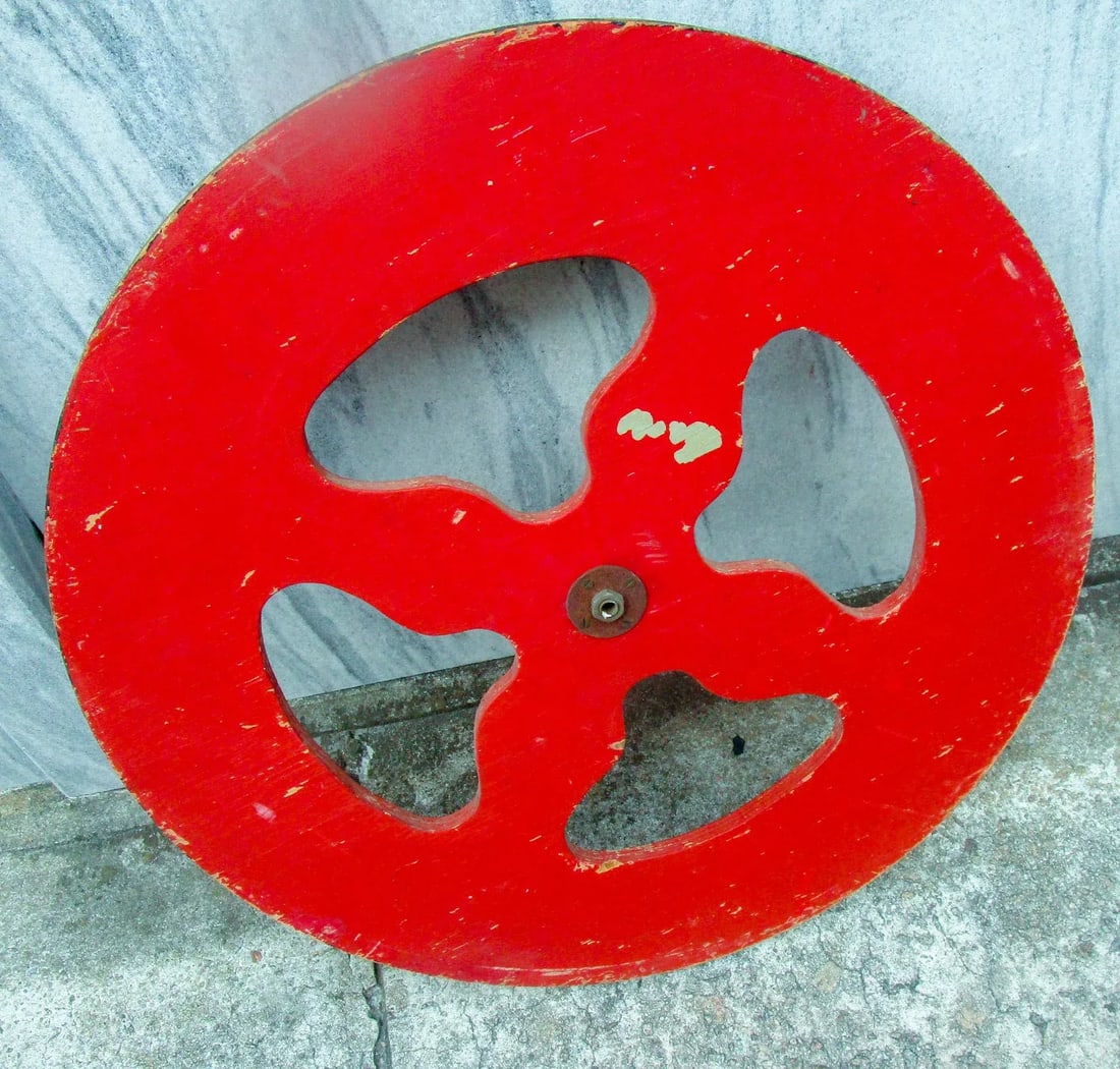 19thc Wooden Folk Art Gaming Wheel With Original Red Paint & Cardinal Design - 6