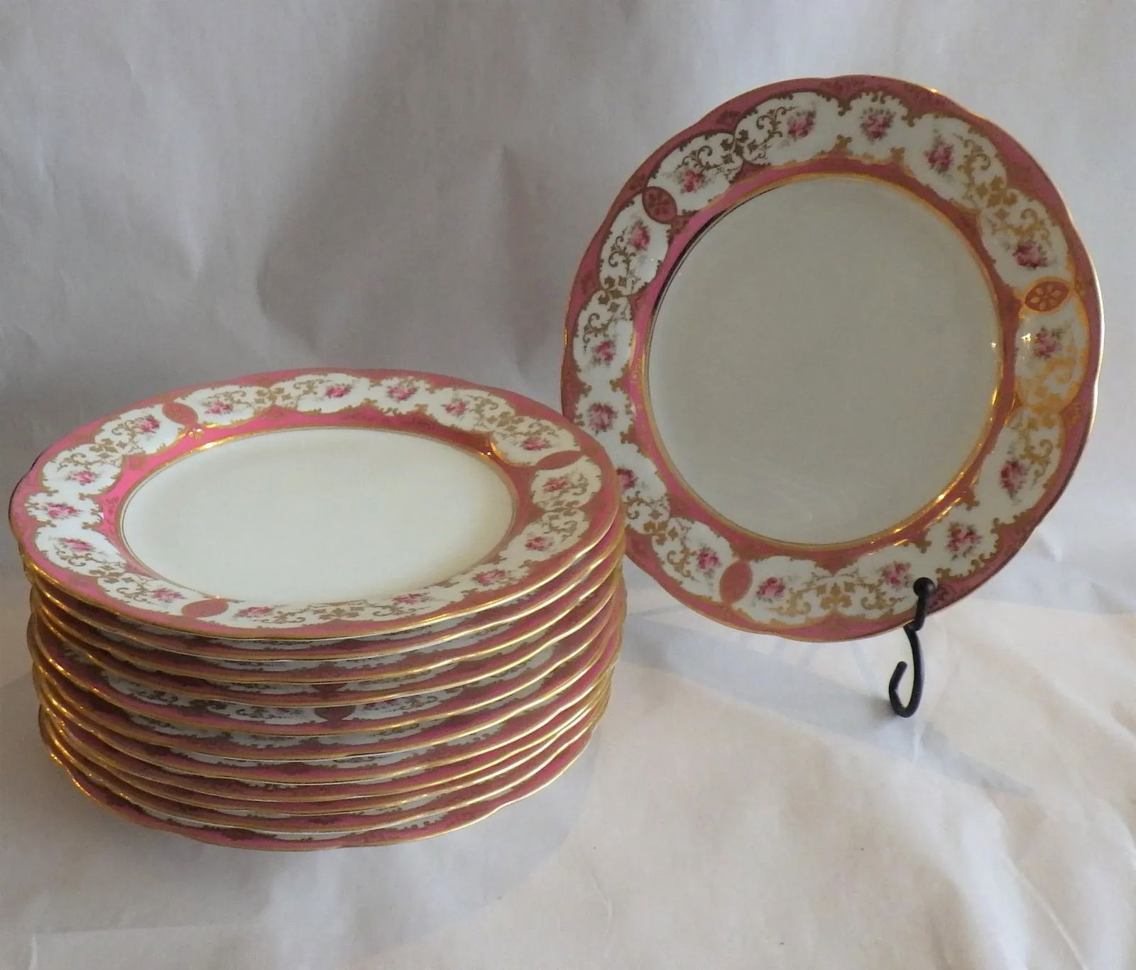 Early 20th Century Tiffany and Co. Luncheon Plates With Hand Painted Roses and Gilding- Set of 12 by - 8