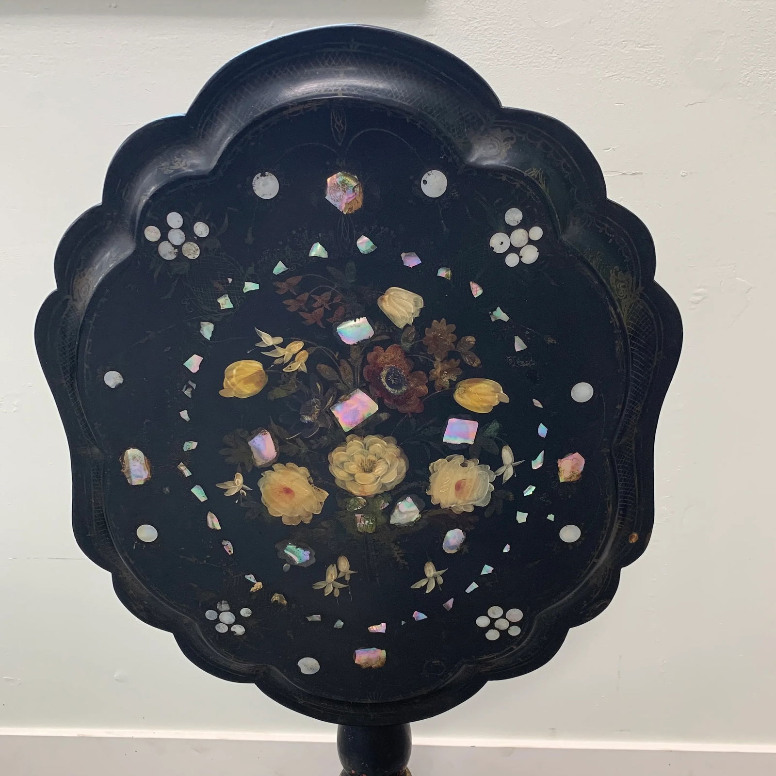 Mid 19th Century English Antique Japponed Tilt Top Table Inlaid With Mother of Pearl - 5