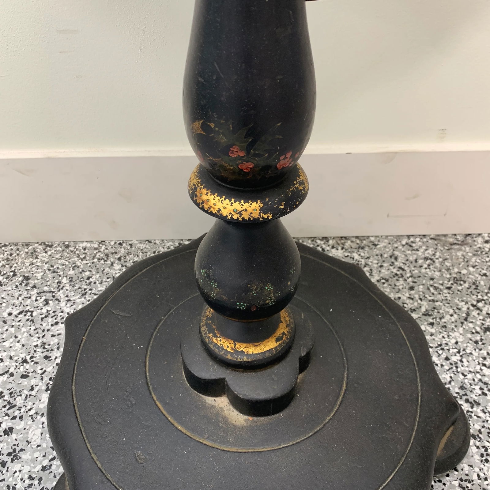 Mid 19th Century English Antique Japponed Tilt Top Table Inlaid With Mother of Pearl - 7