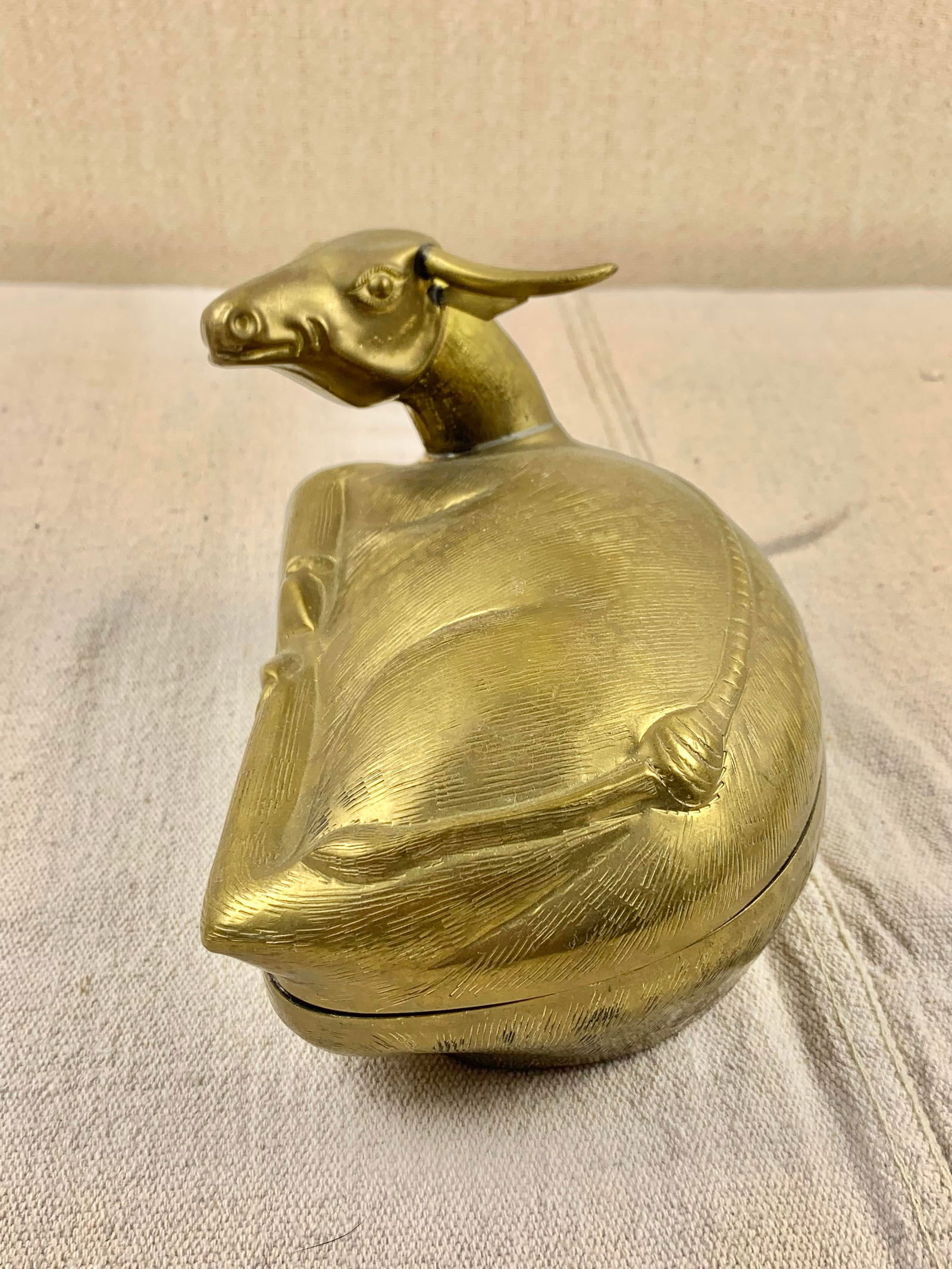 Vintage Brass Bull Repousse Box - 5
