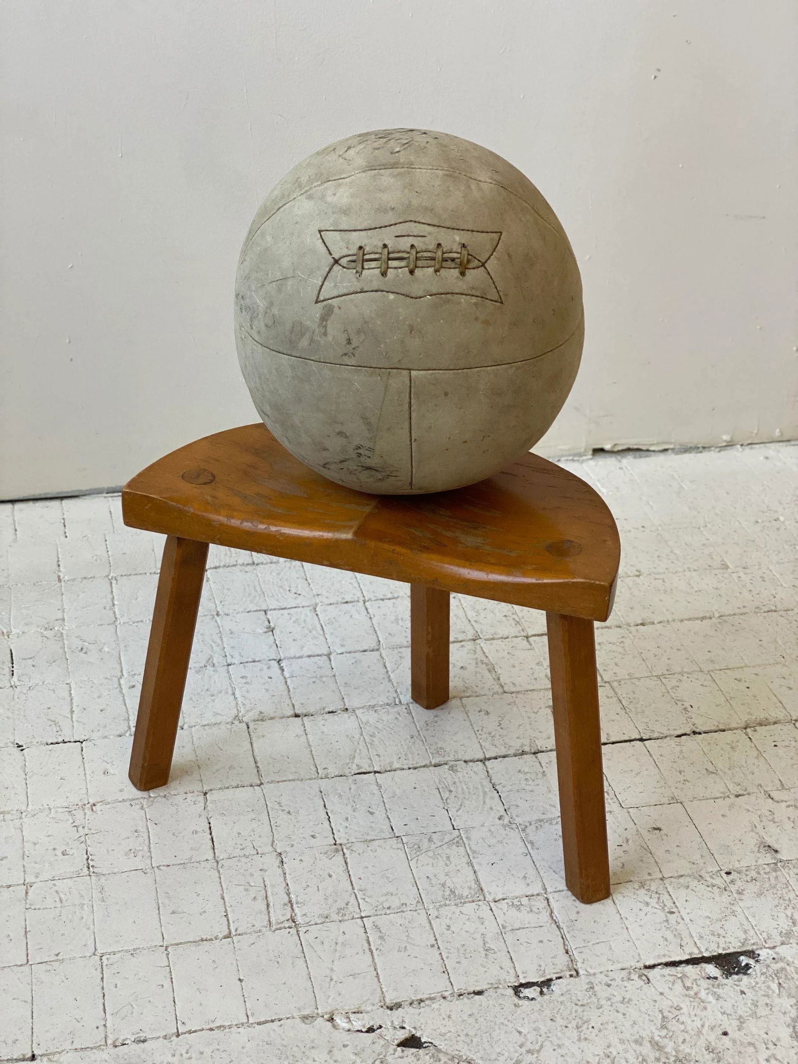 Vintage Maple Half-Circle Tripod Stool, Circa 1950s - 2