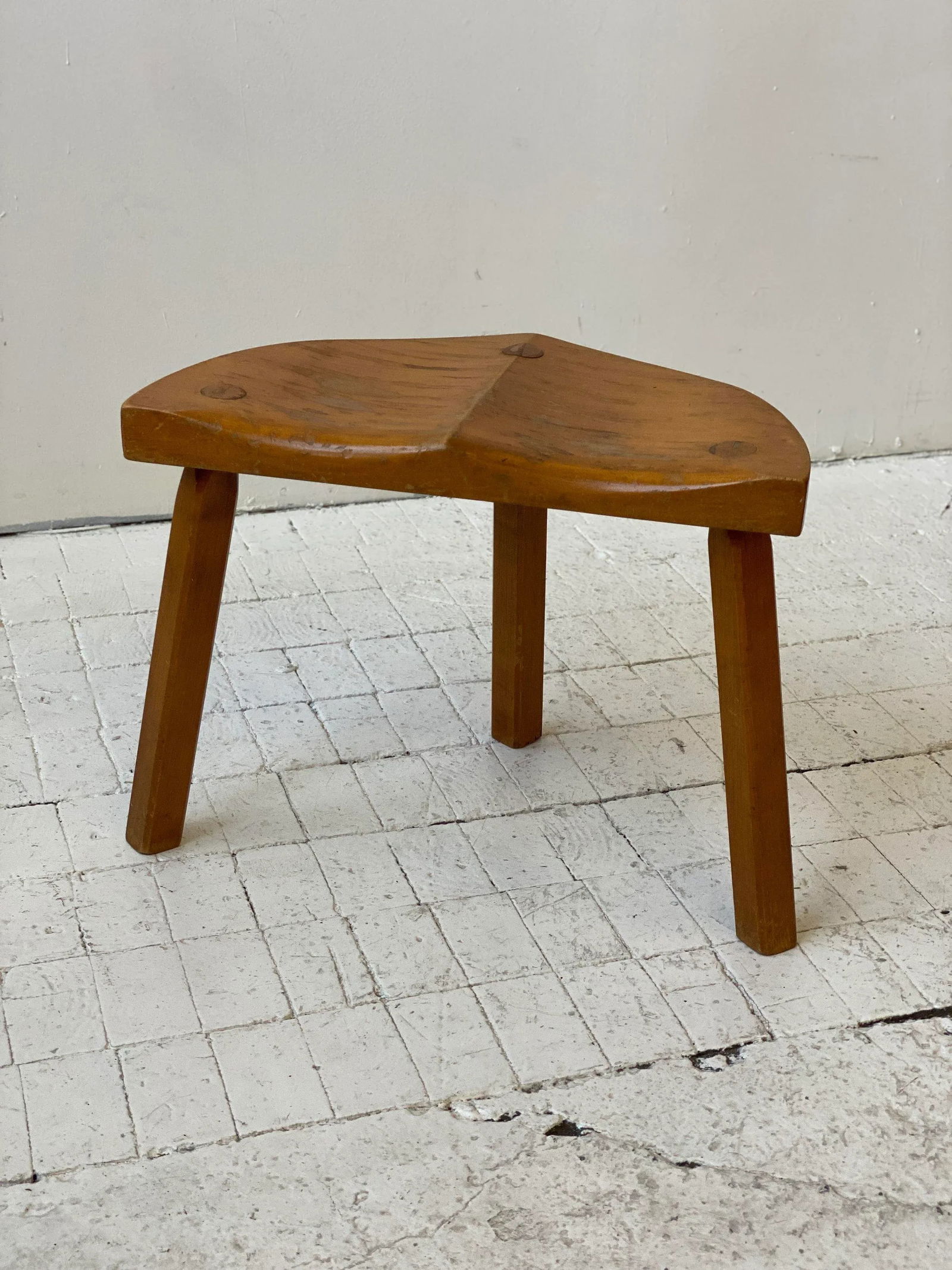 Vintage Maple Half-Circle Tripod Stool, Circa 1950s - 3