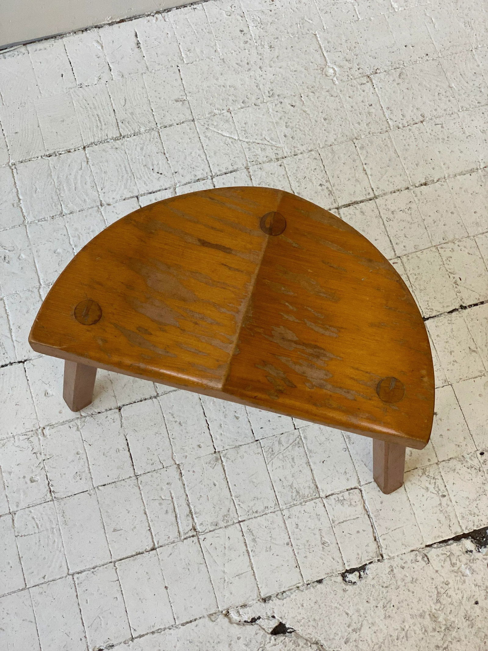 Vintage Maple Half-Circle Tripod Stool, Circa 1950s - 5