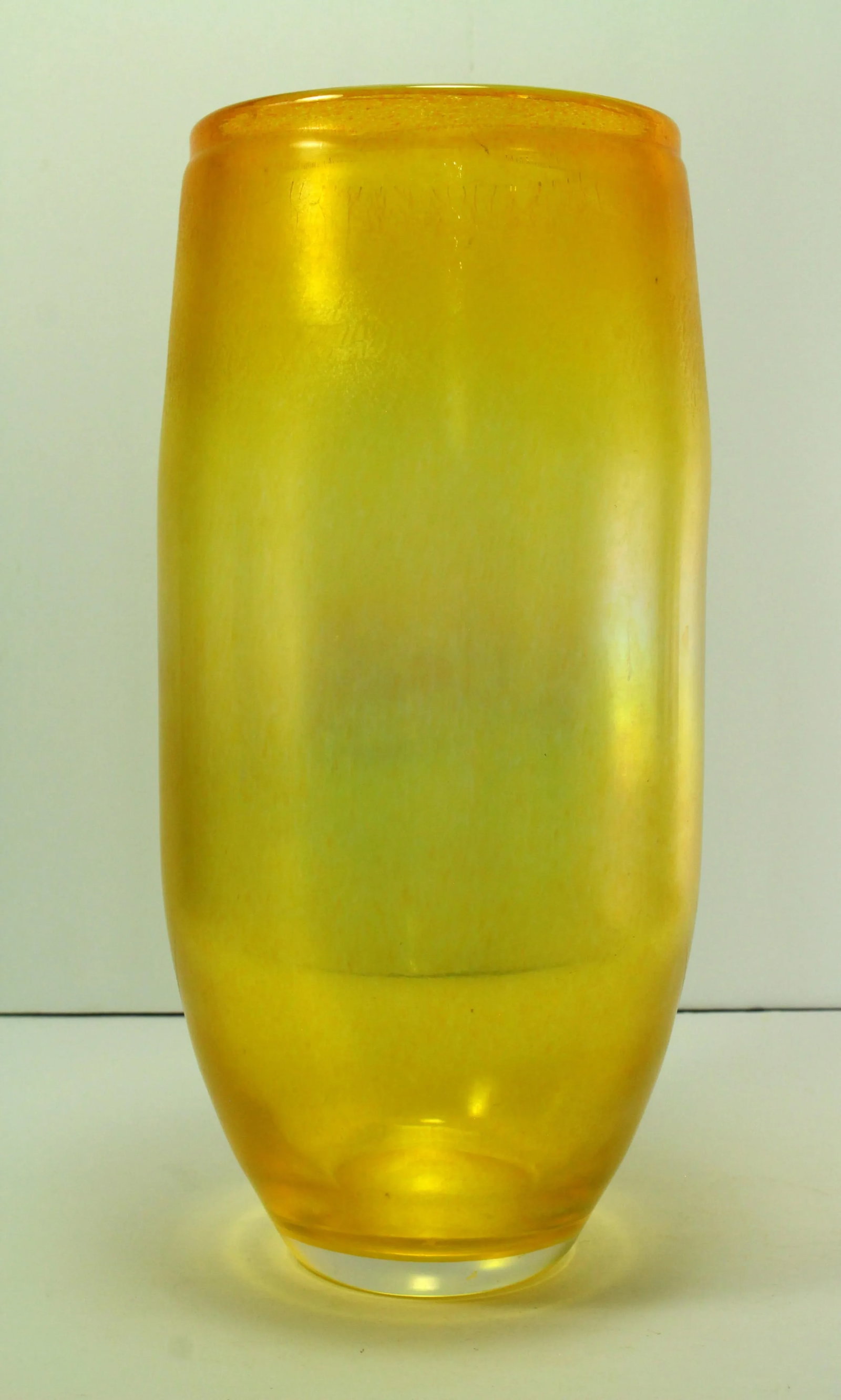 Early 20th Century Iridescent Yellow Aurene / Favrile Art Glass Vase, Free Blown - 13